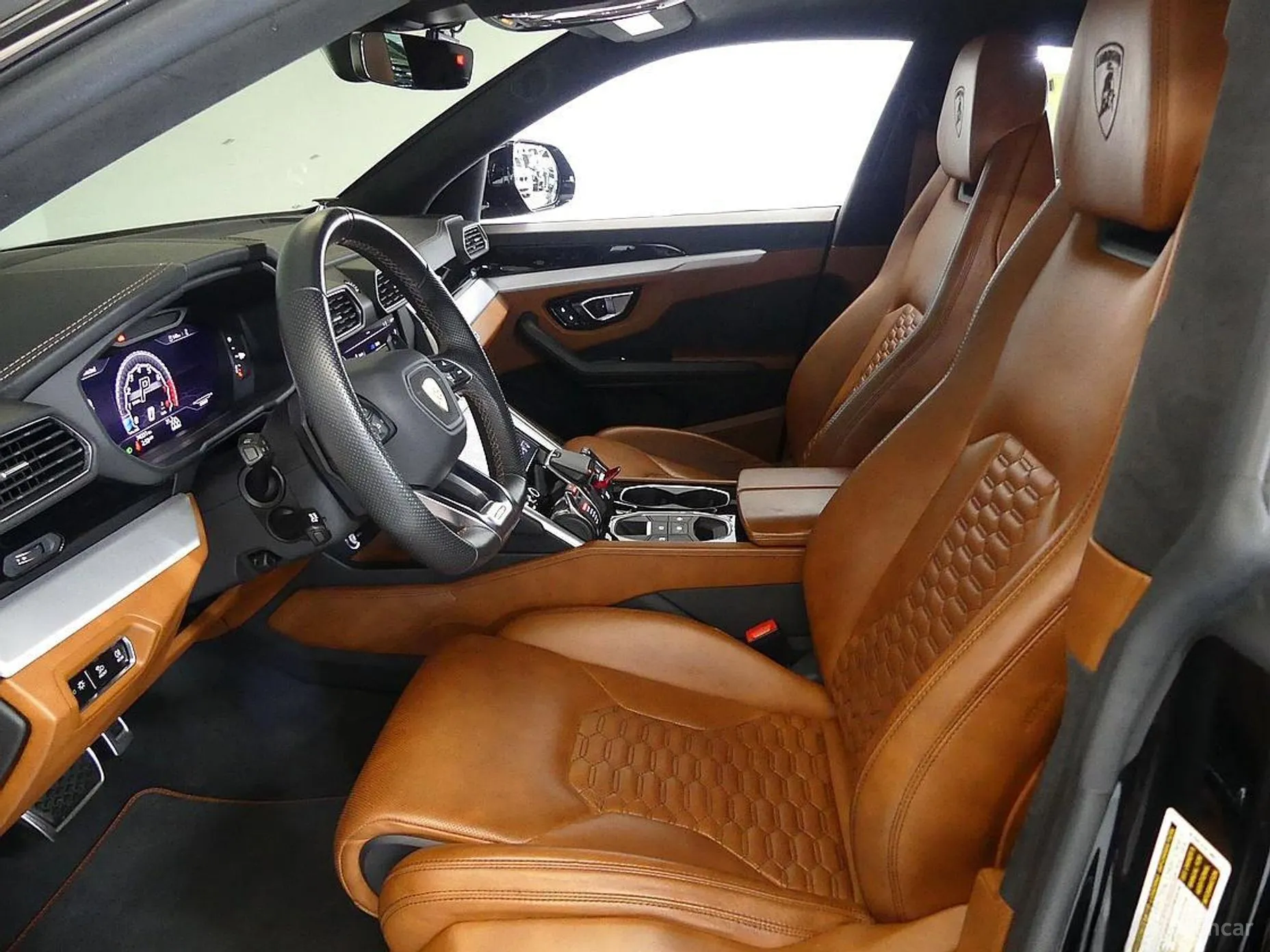 Lamborghini Urus превью 7