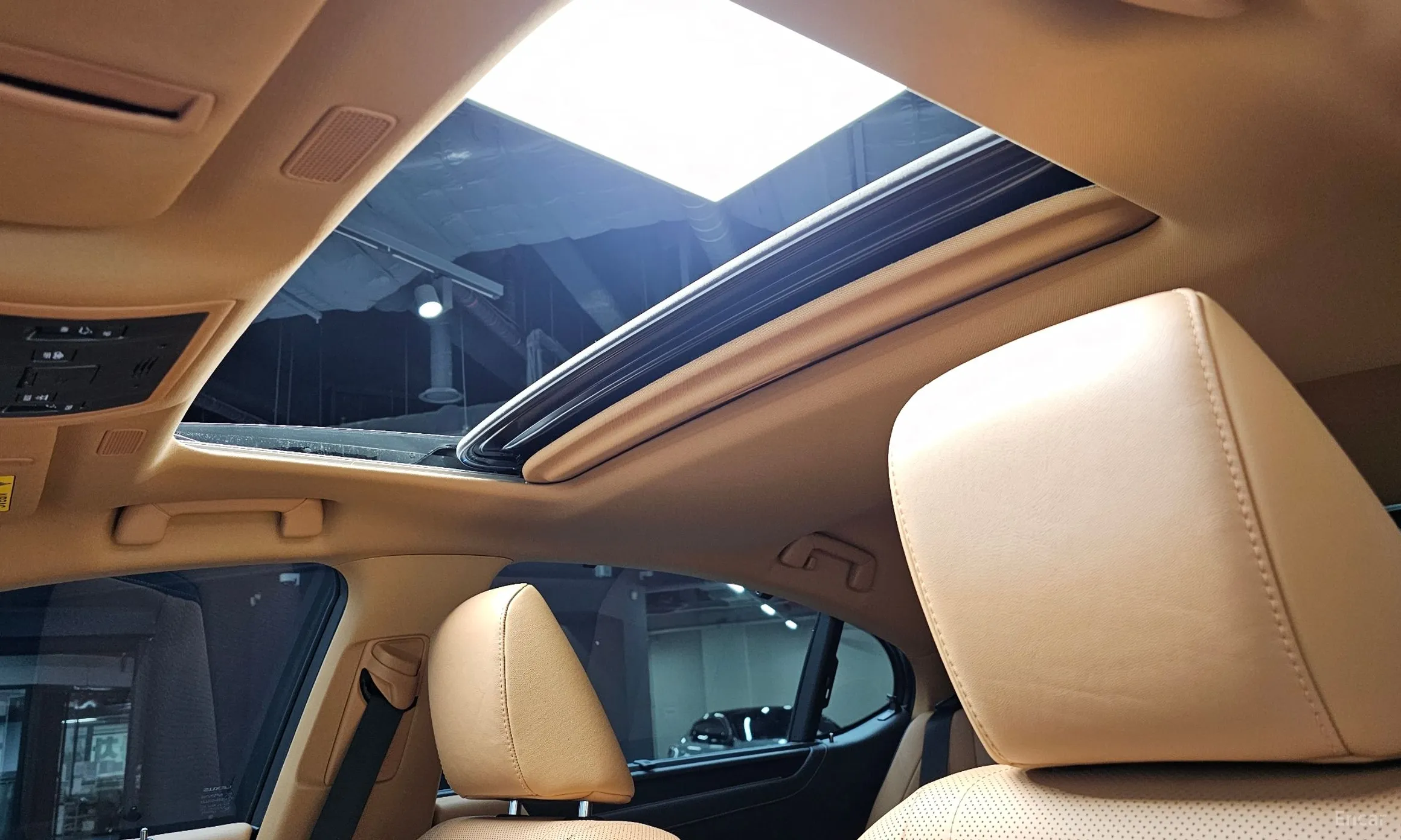Lexus ES300h 7th Generation превью 16