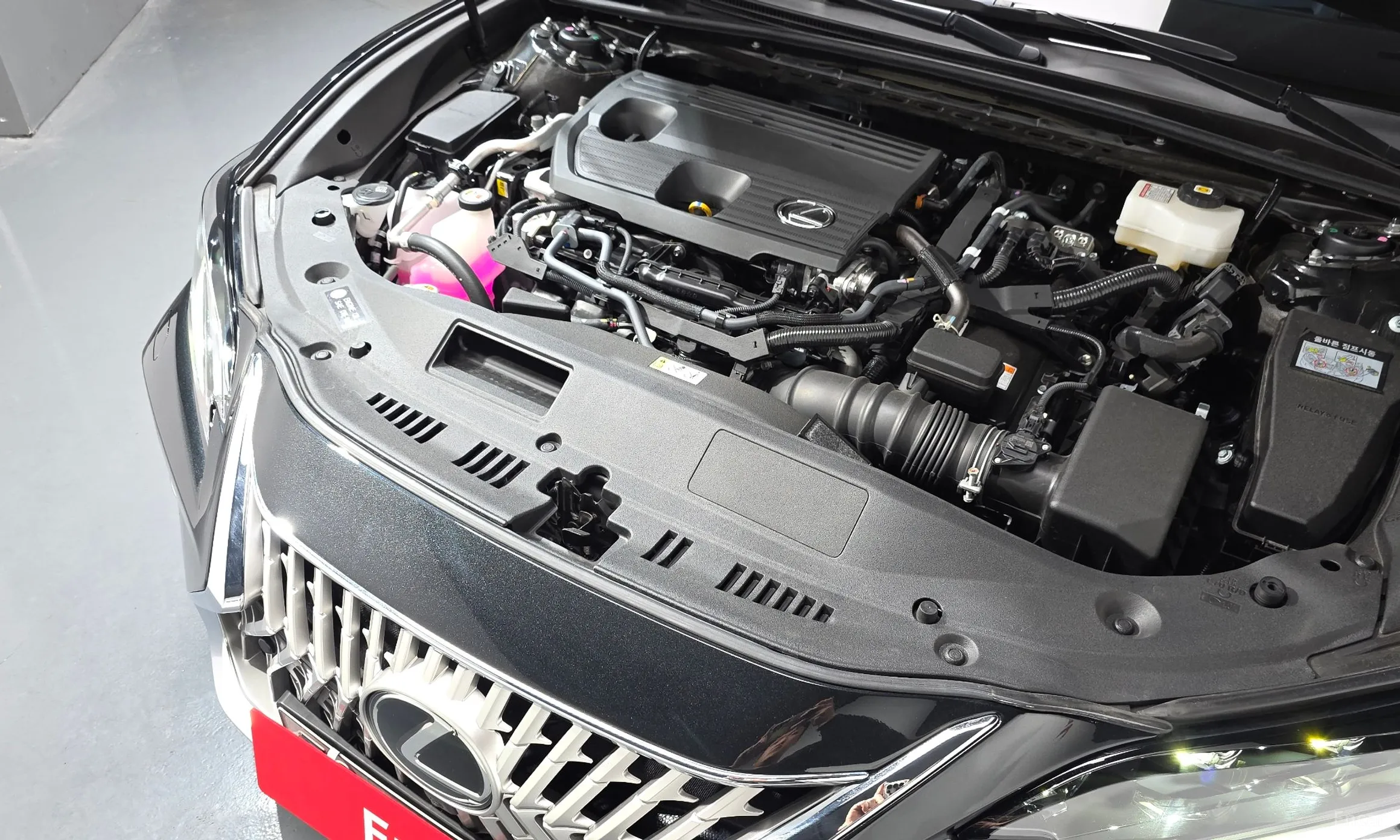 Lexus ES300h 7th Generation превью 6
