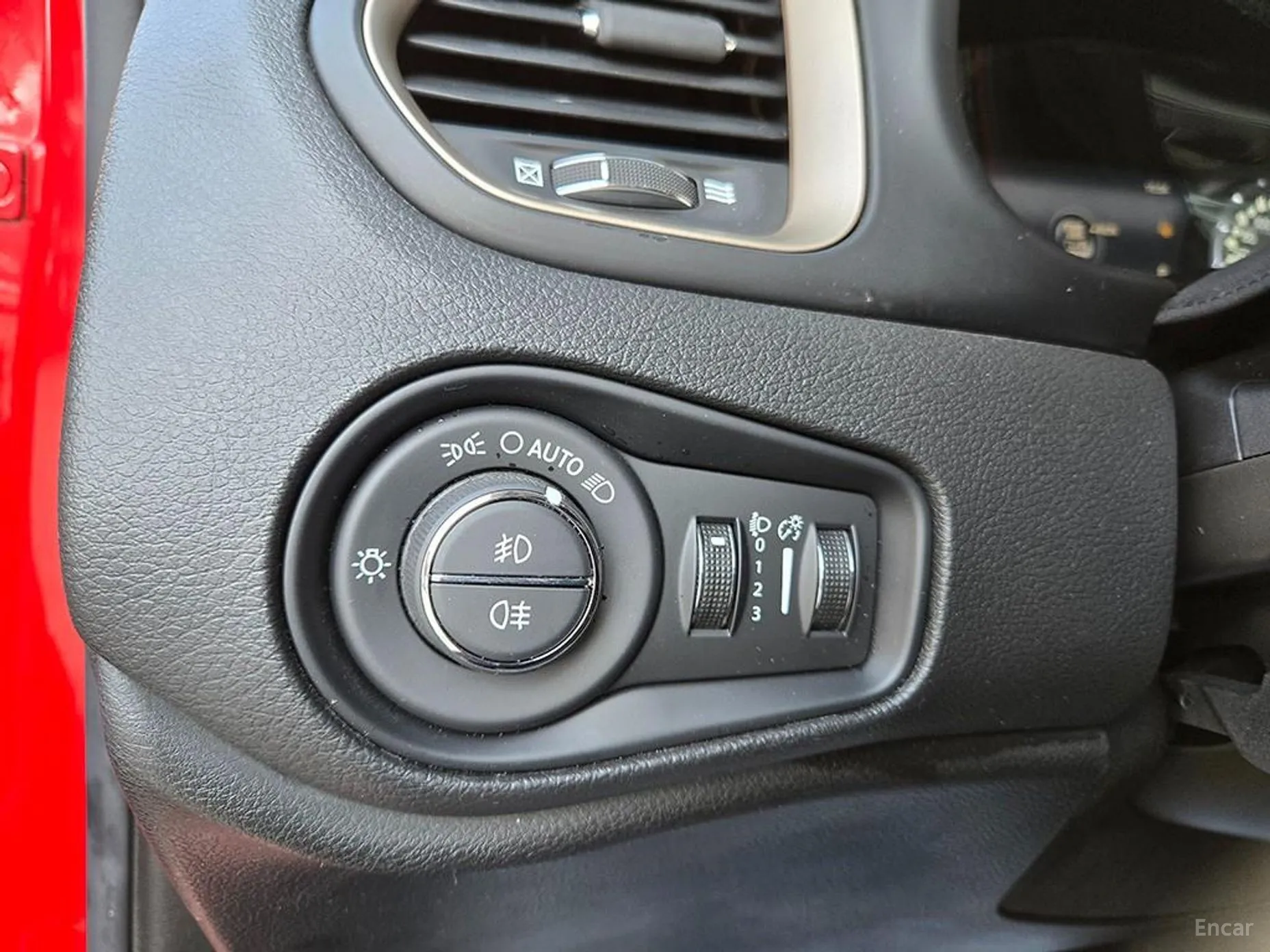 Jeep Renegade превью 13