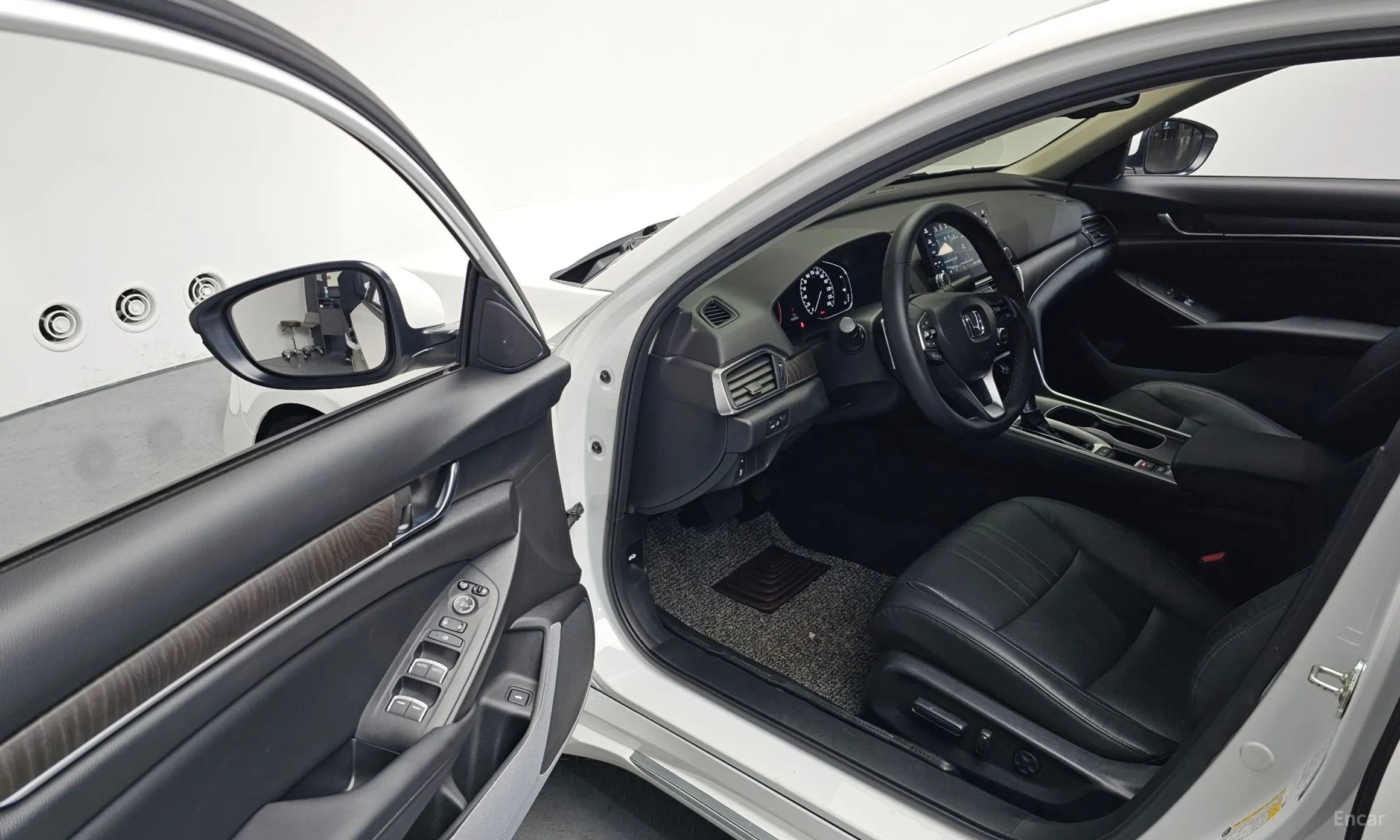 Honda Accord 10th Generation превью 11