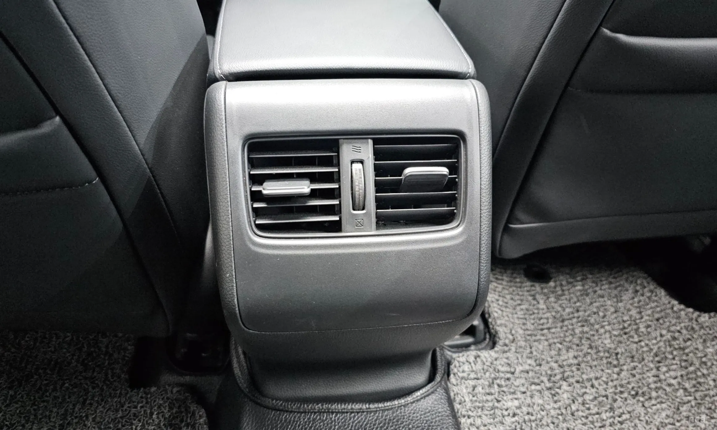 Honda Accord 10th Generation превью 19