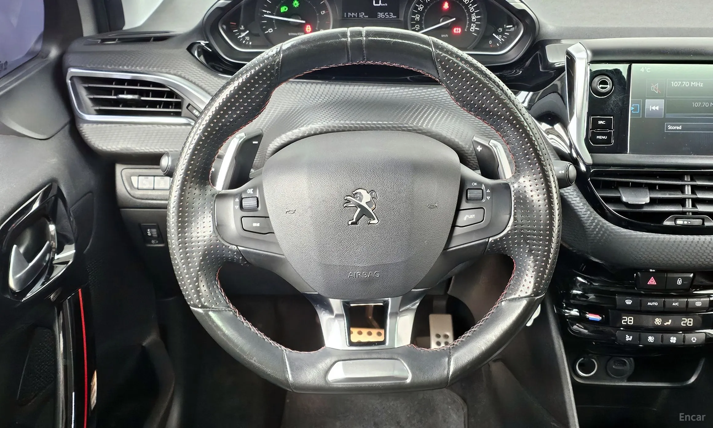 Peugeot 208 превью 13