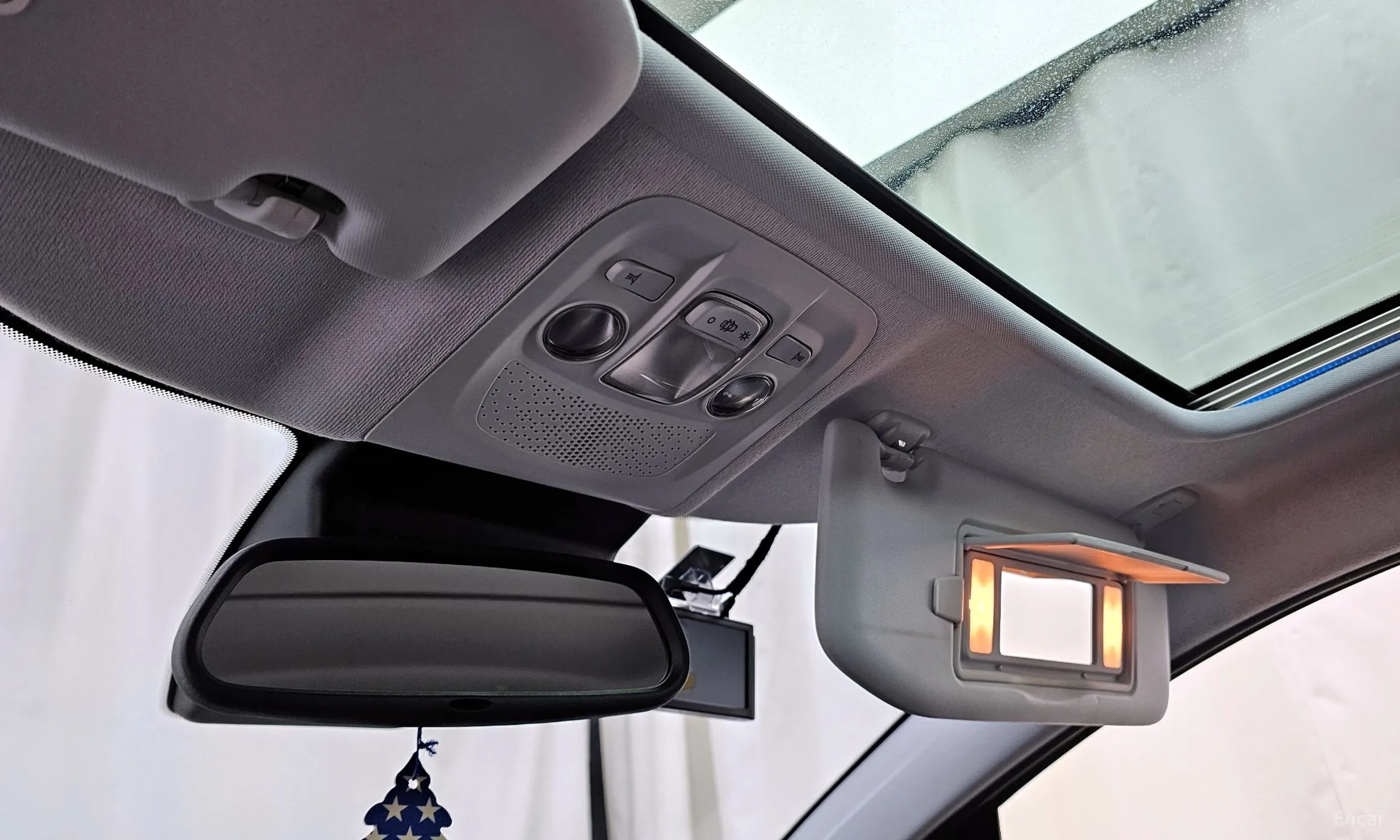 Peugeot 208 превью 17