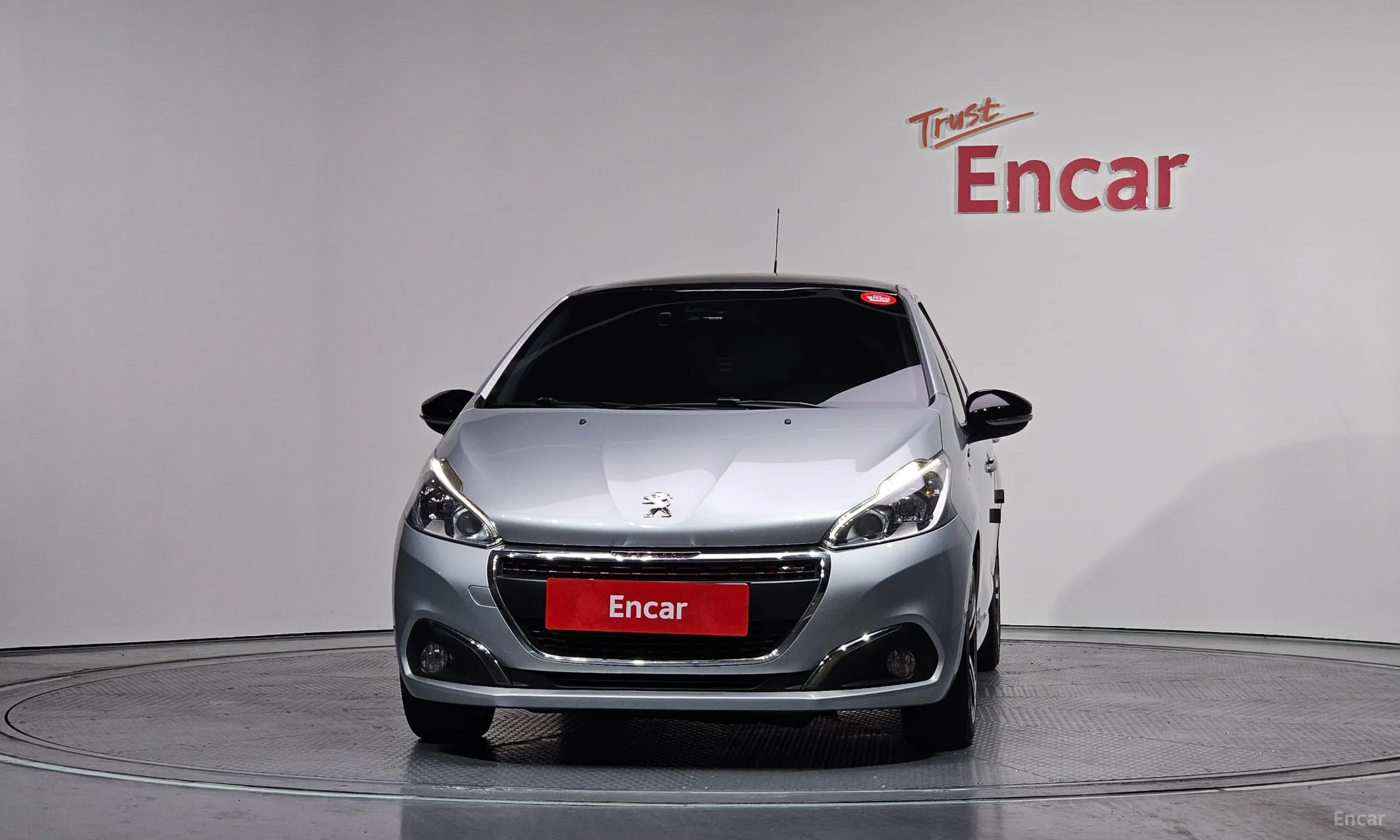 Peugeot 208 превью 3