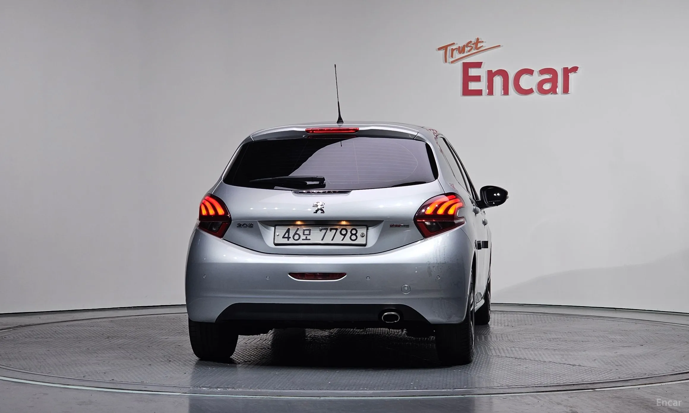 Peugeot 208 превью 4