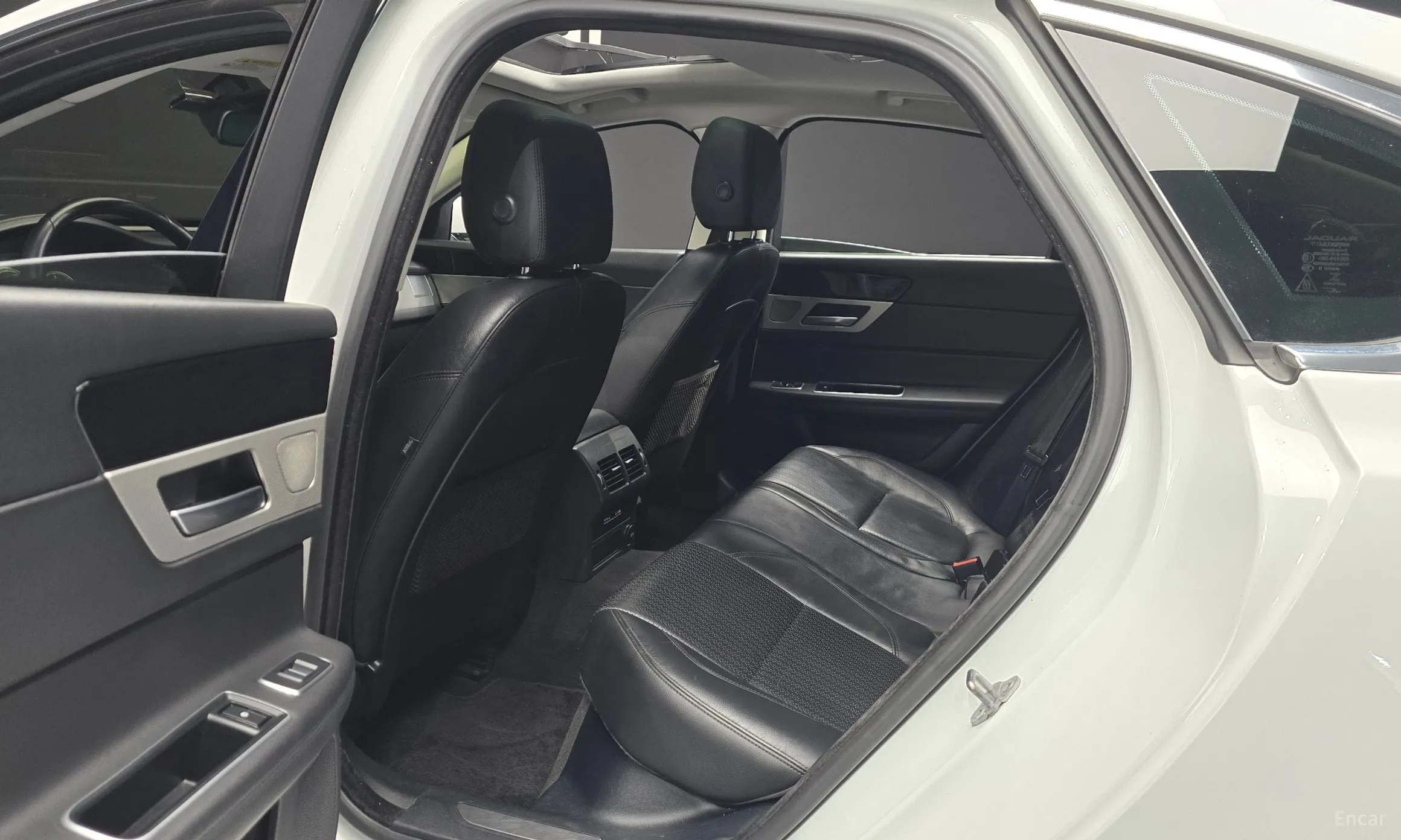 Jaguar XF (x260) превью 12