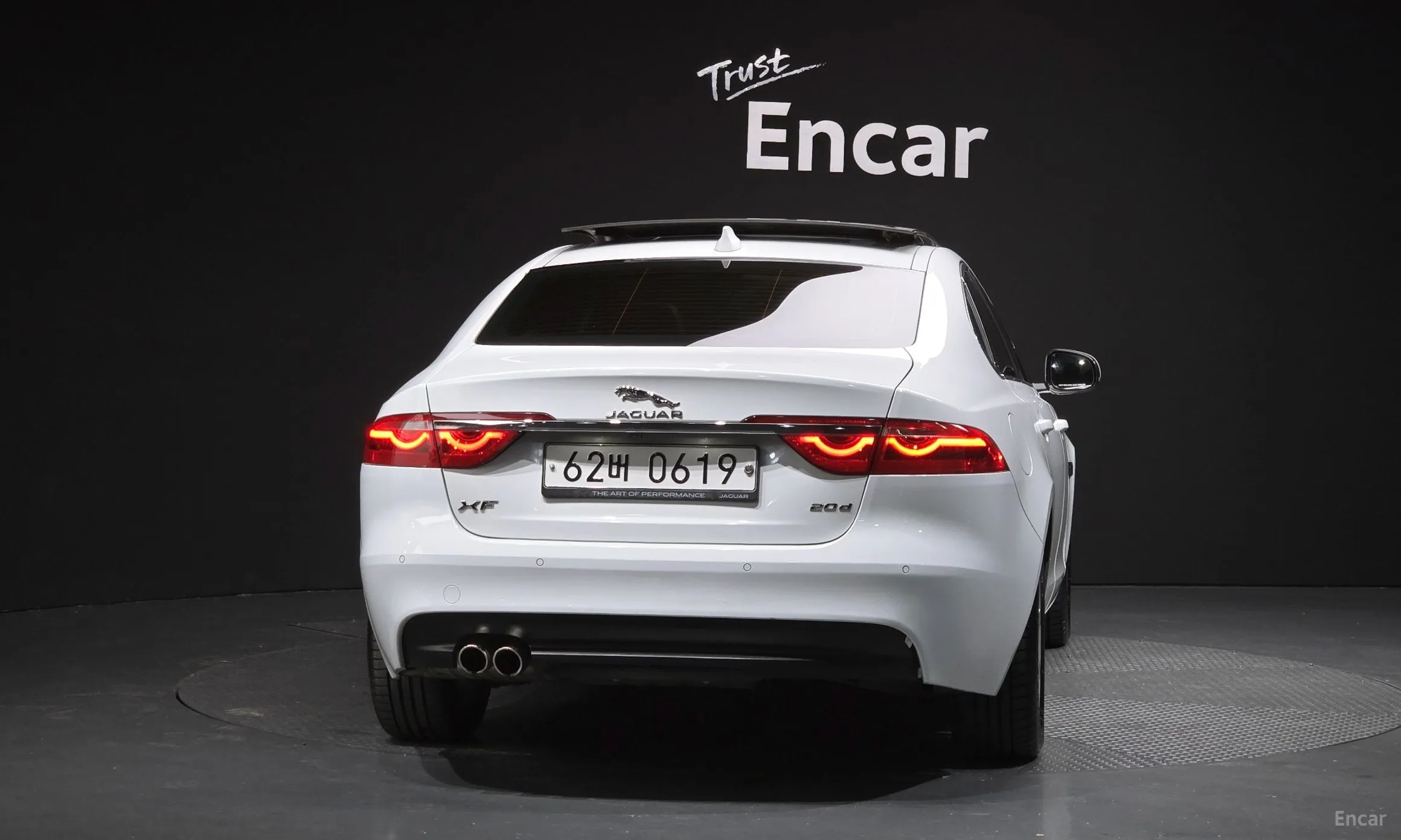 Jaguar XF (x260) превью 4