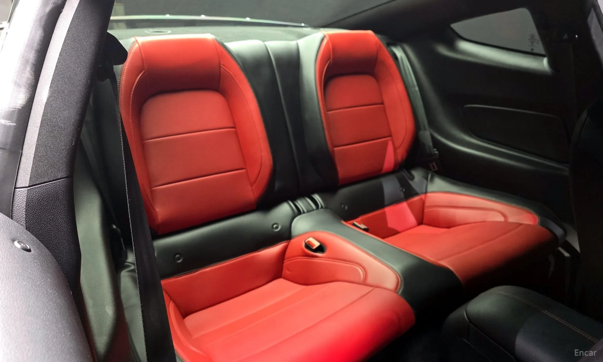 Ford Mustang превью 12