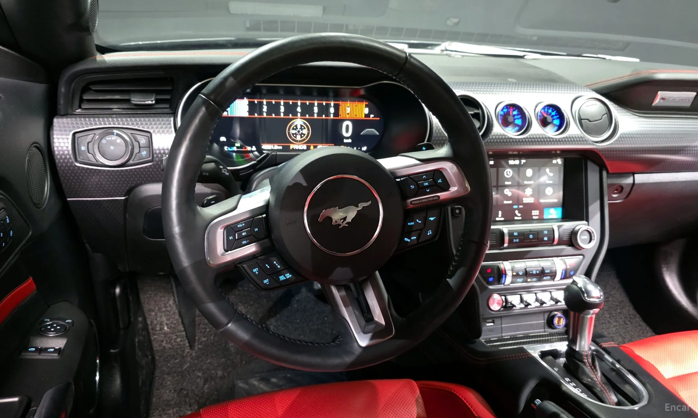 Ford Mustang превью 13