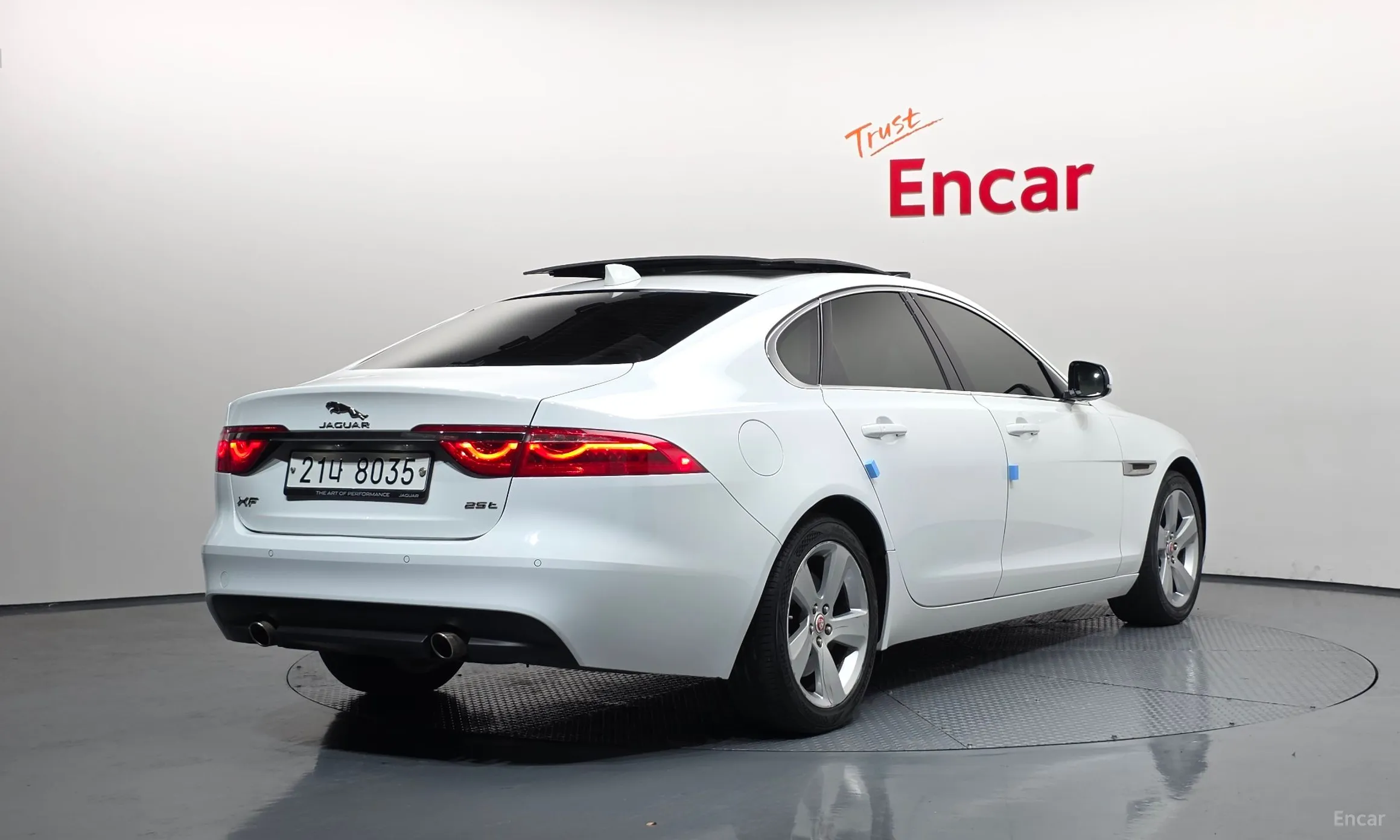 Jaguar XF (x260) превью 2