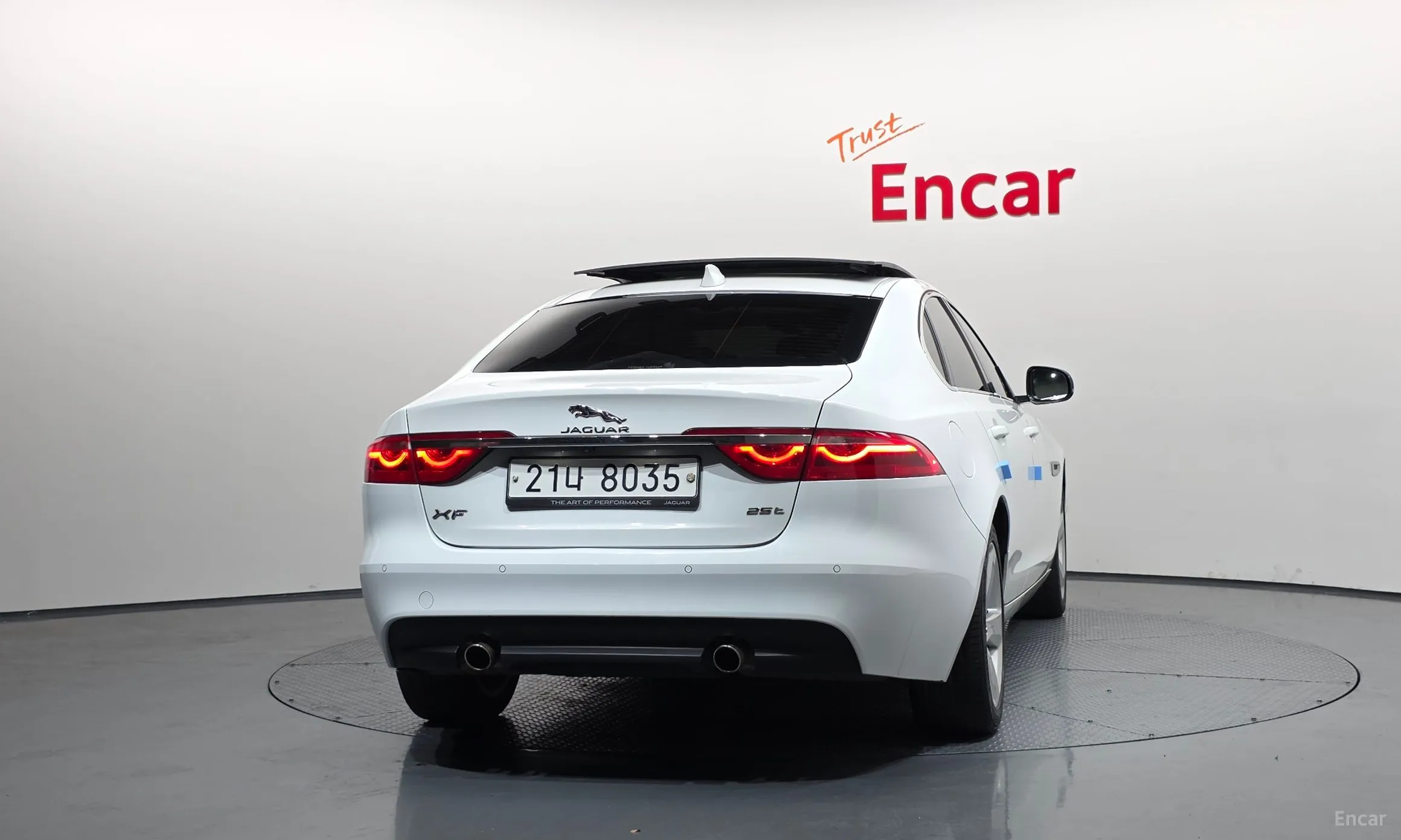 Jaguar XF (x260) превью 4