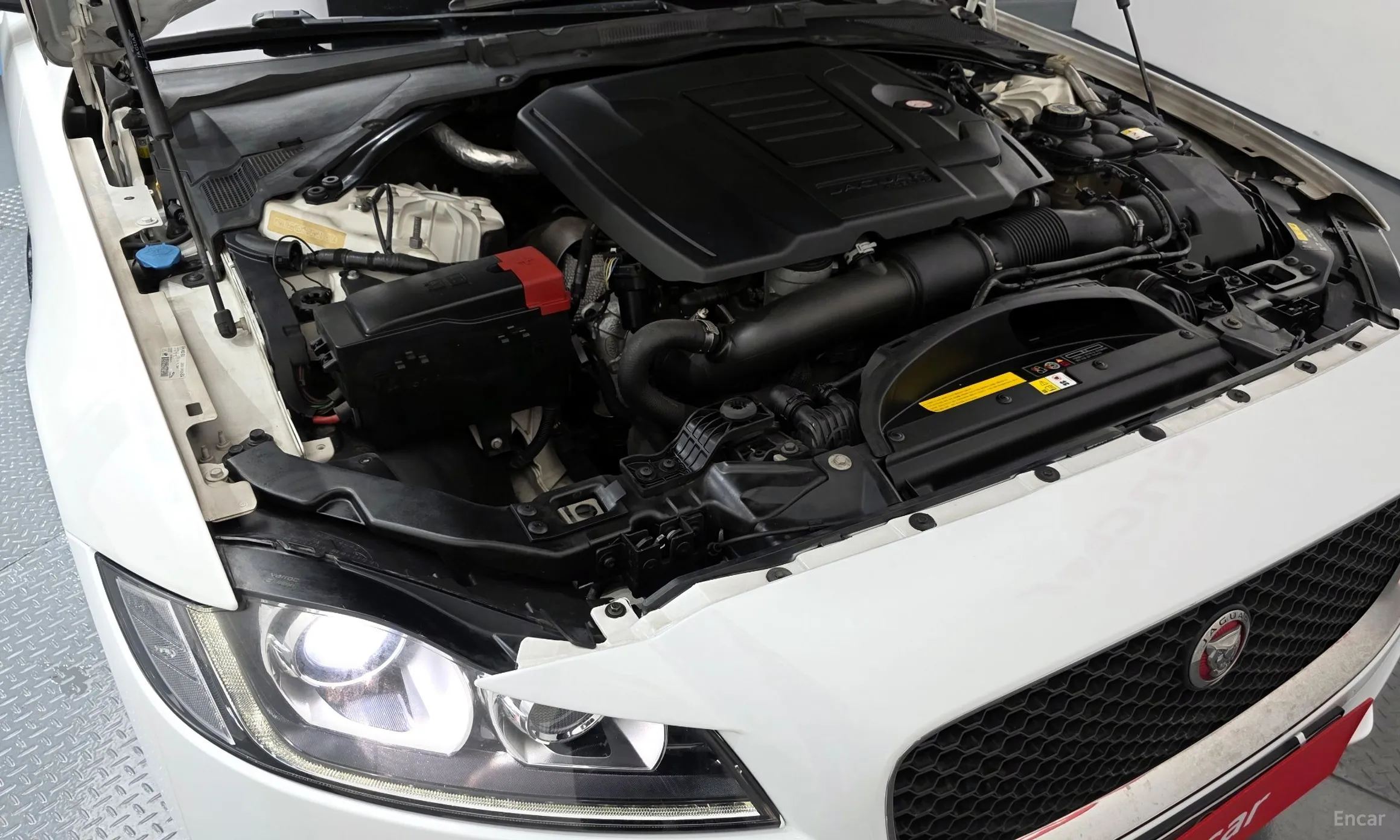 Jaguar XF (x260) превью 6