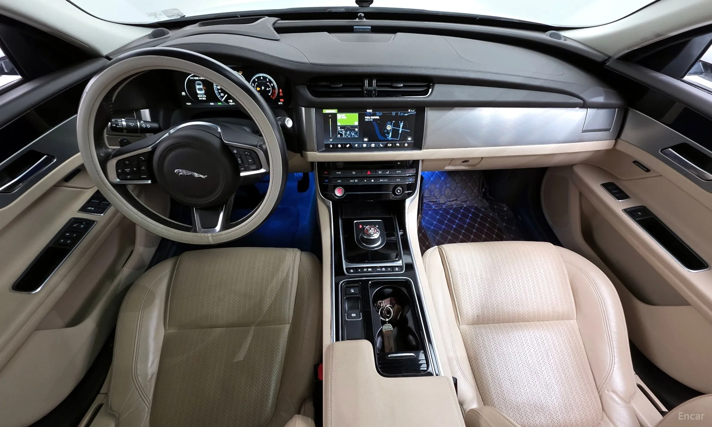 Jaguar XF (x260) превью 7