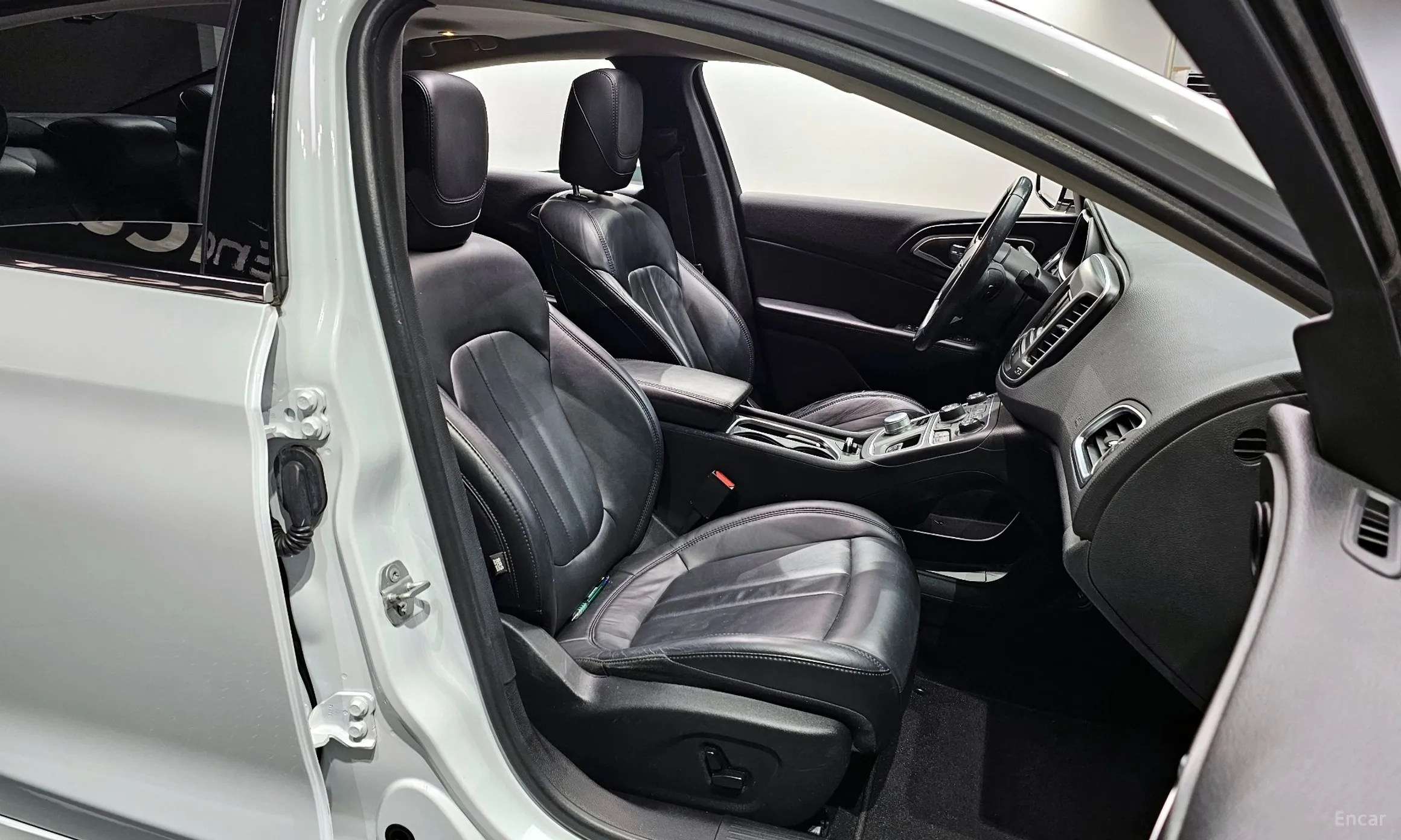 Chrysler 200 Second generation превью 10