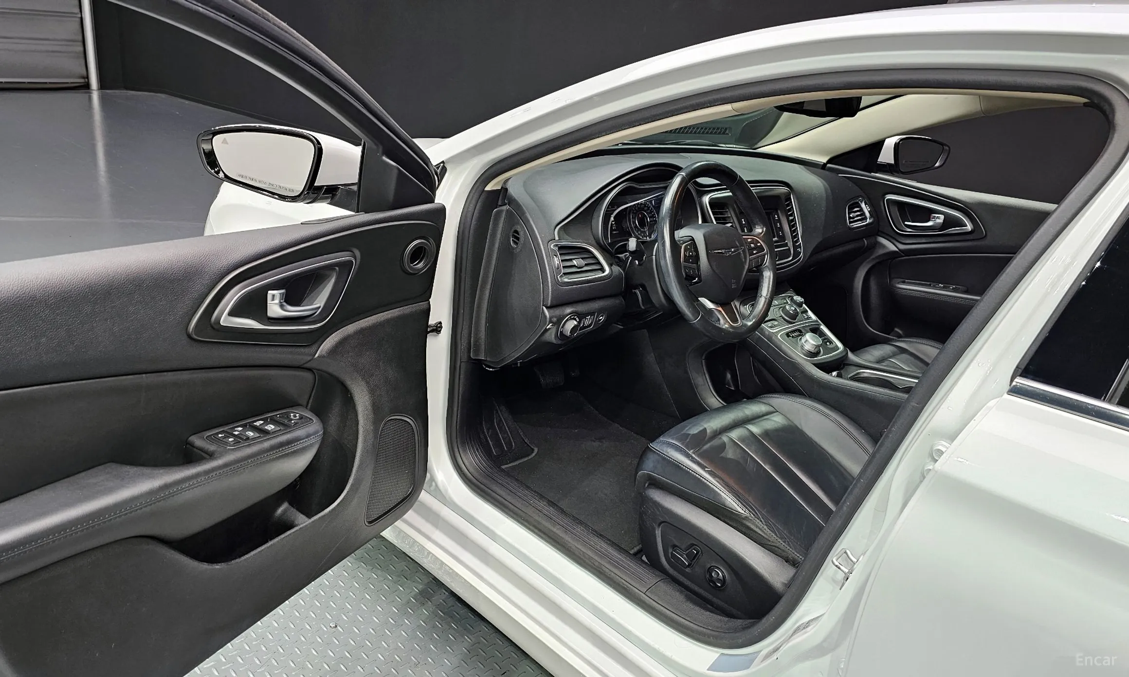 Chrysler 200 Second generation превью 11