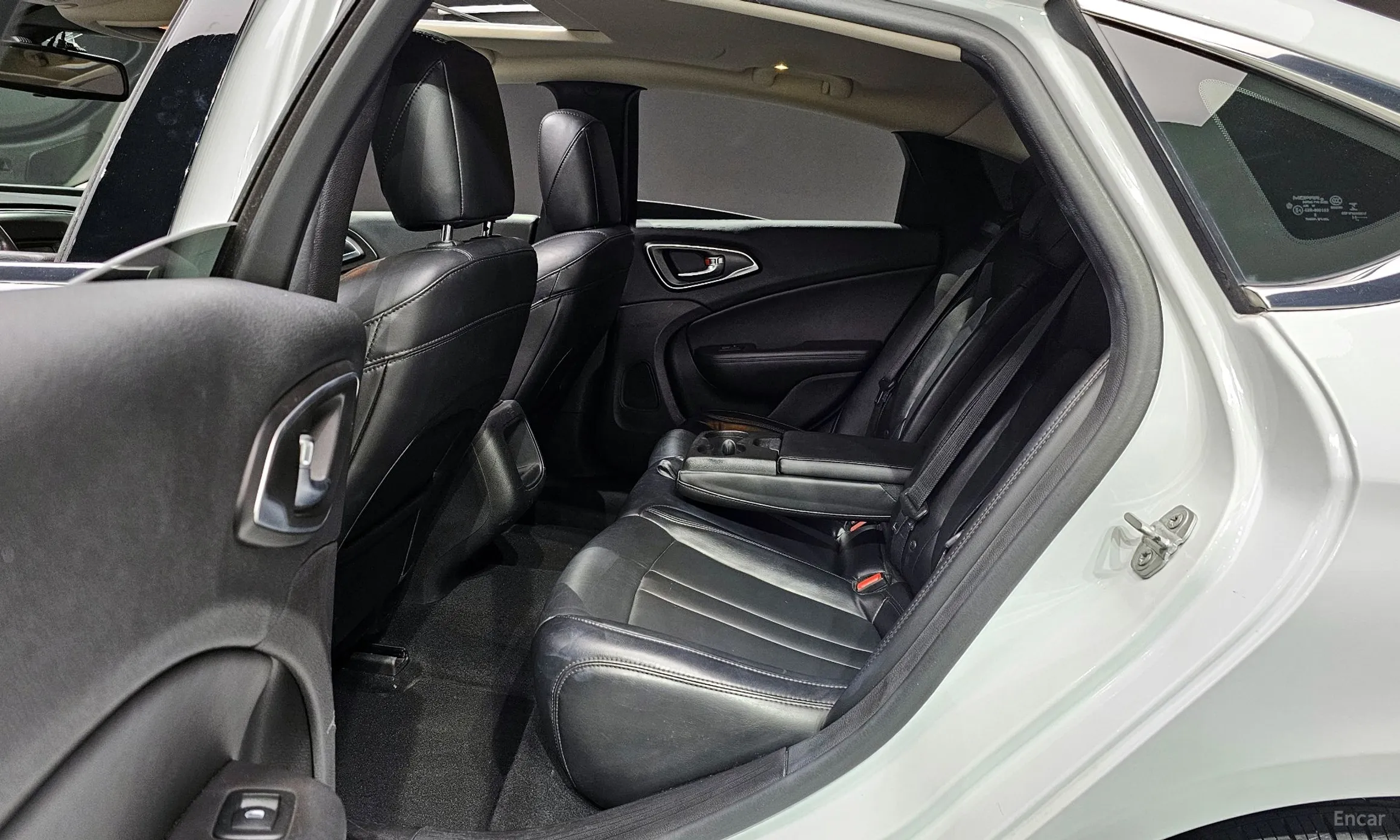 Chrysler 200 Second generation превью 12