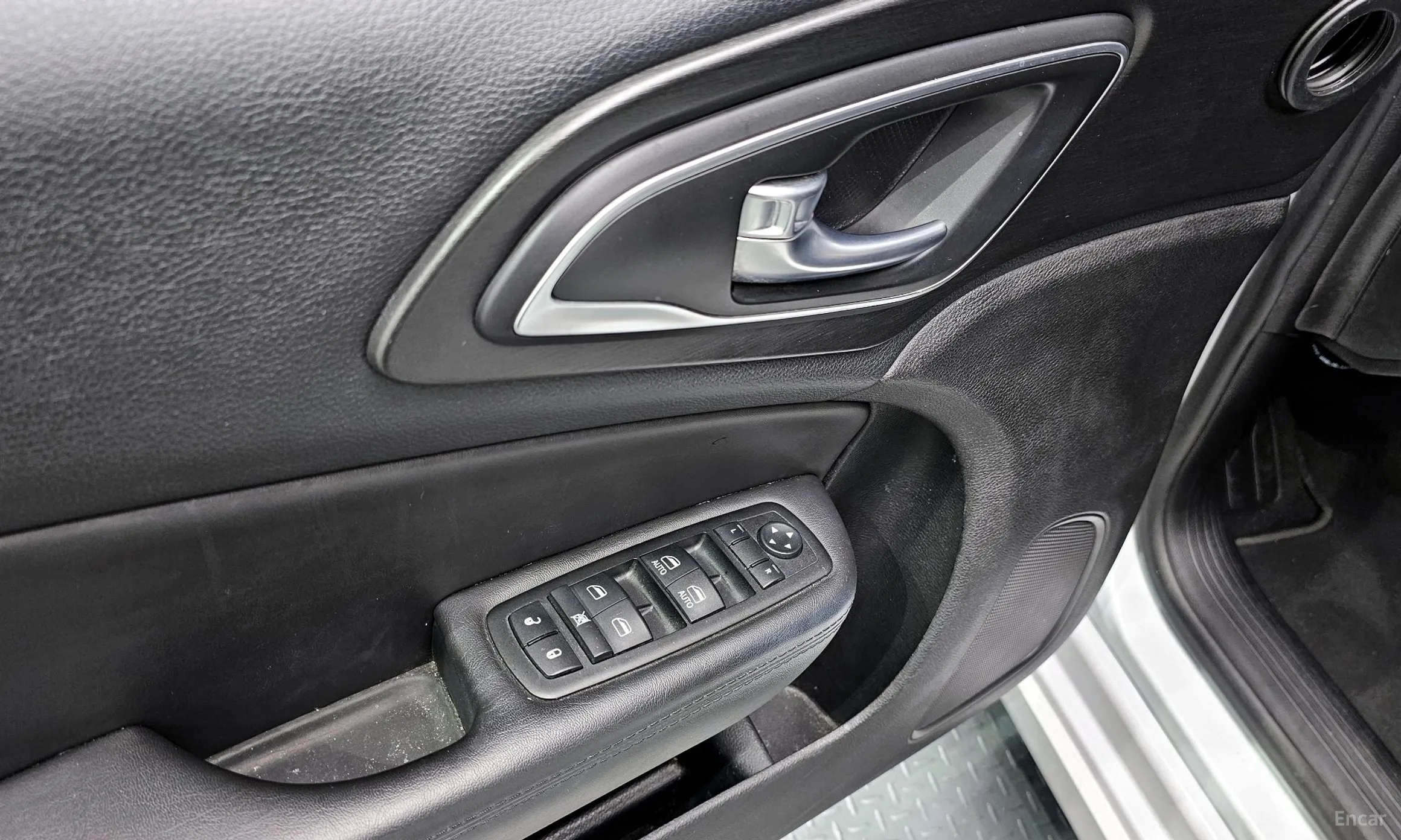 Chrysler 200 Second generation превью 18