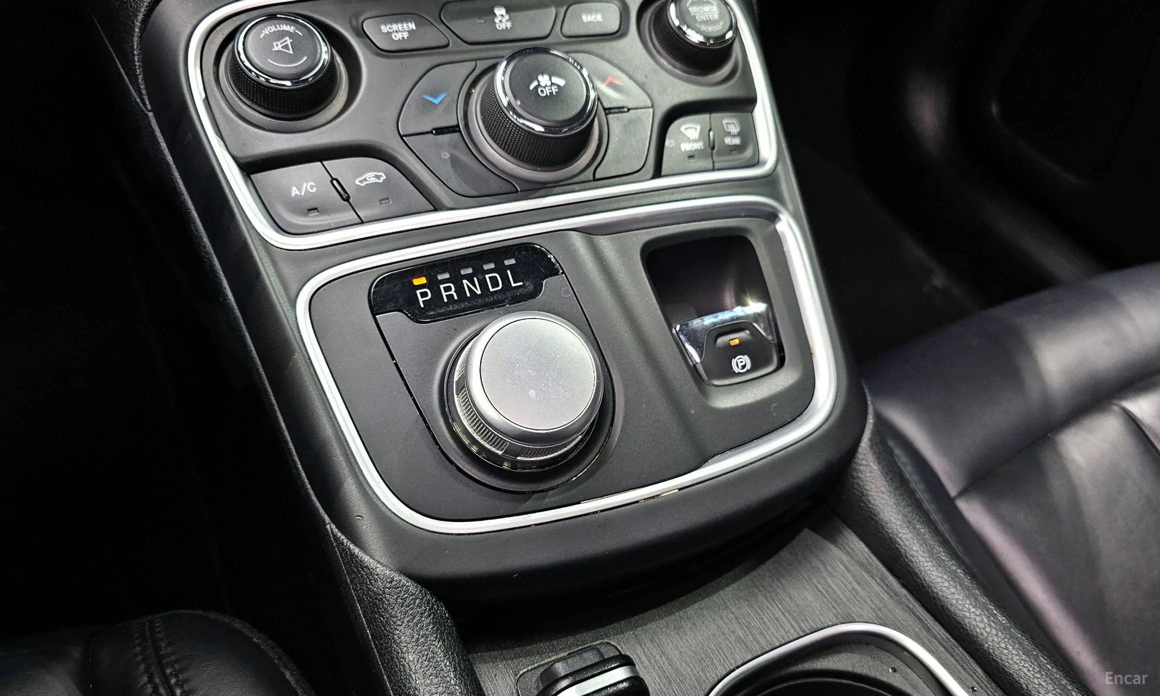 Chrysler 200 Second generation превью 9