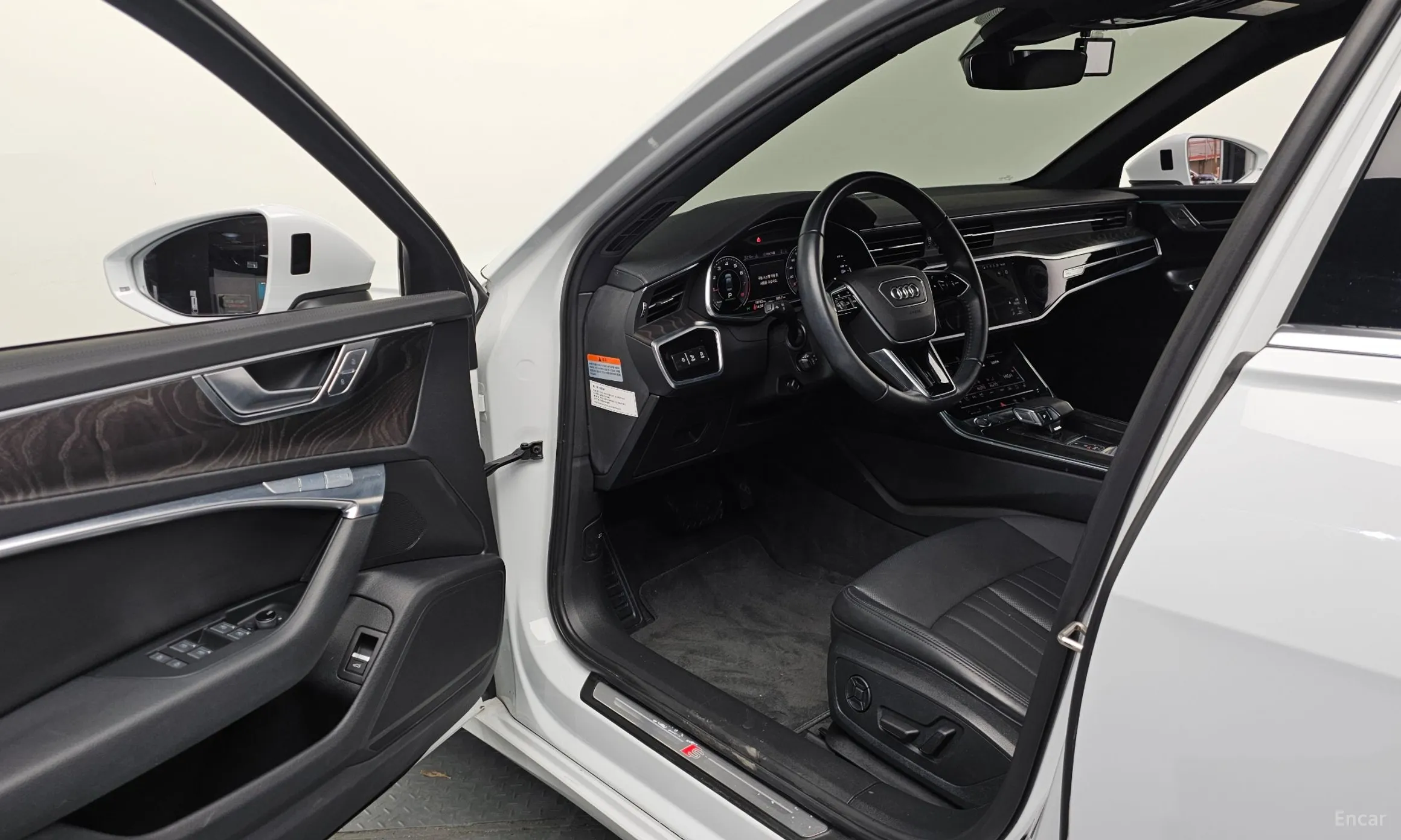 Audi A6 (C8) превью 10