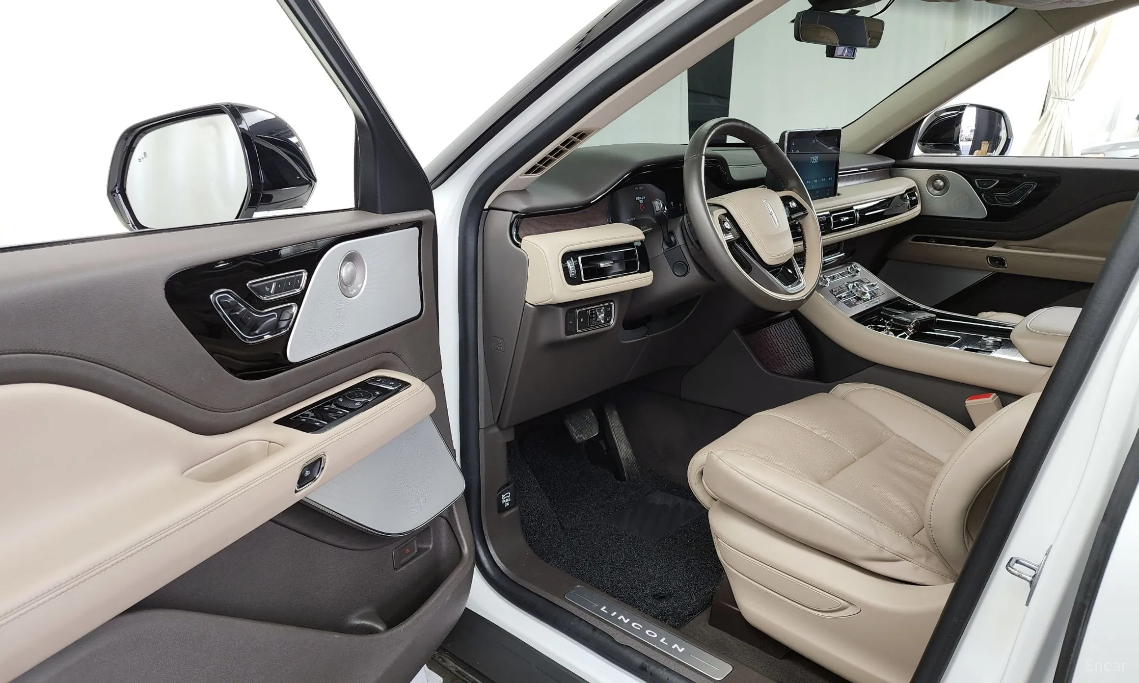Lincoln Aviator 2nd Generation превью 10
