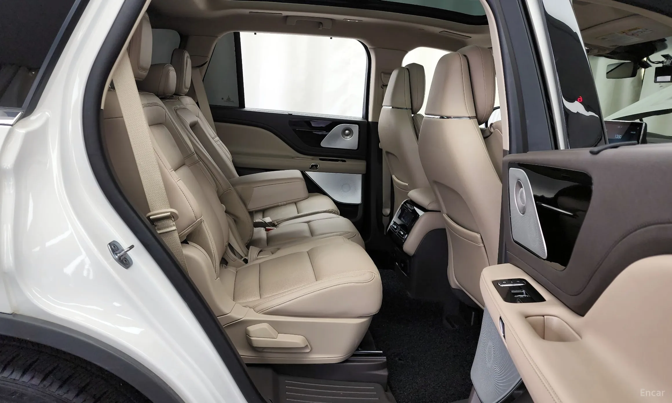 Lincoln Aviator 2nd Generation превью 12