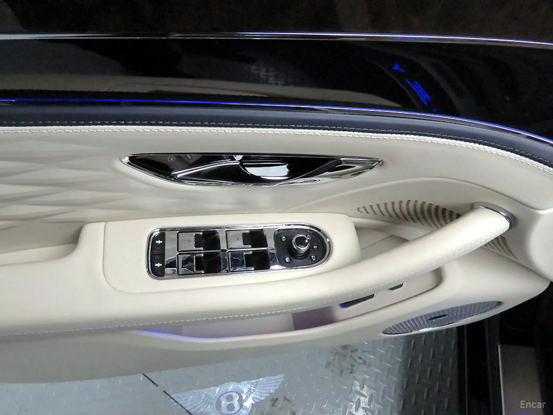 Bentley Flying Spur 3rd Generation превью 14