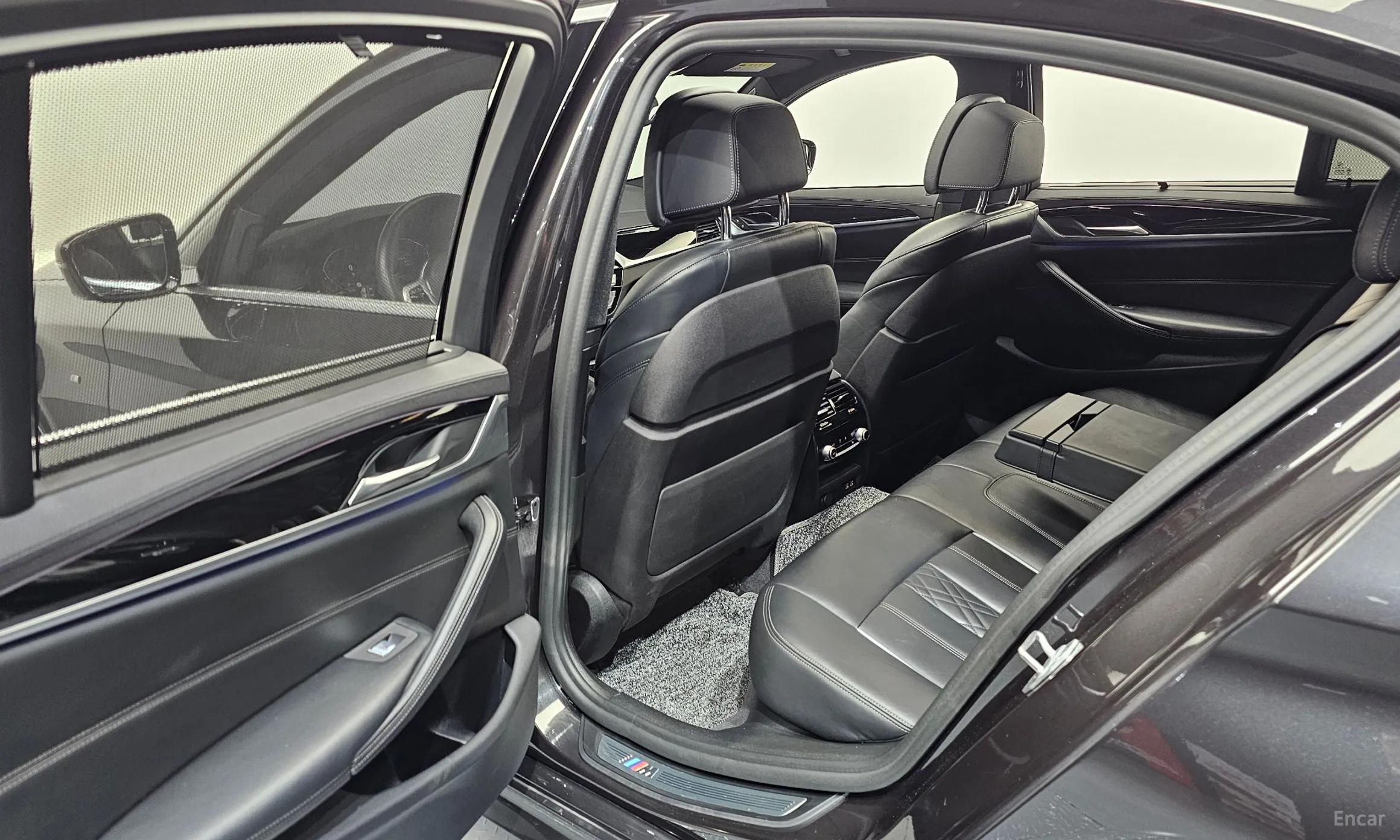 BMW 5 Series (G30) превью 11