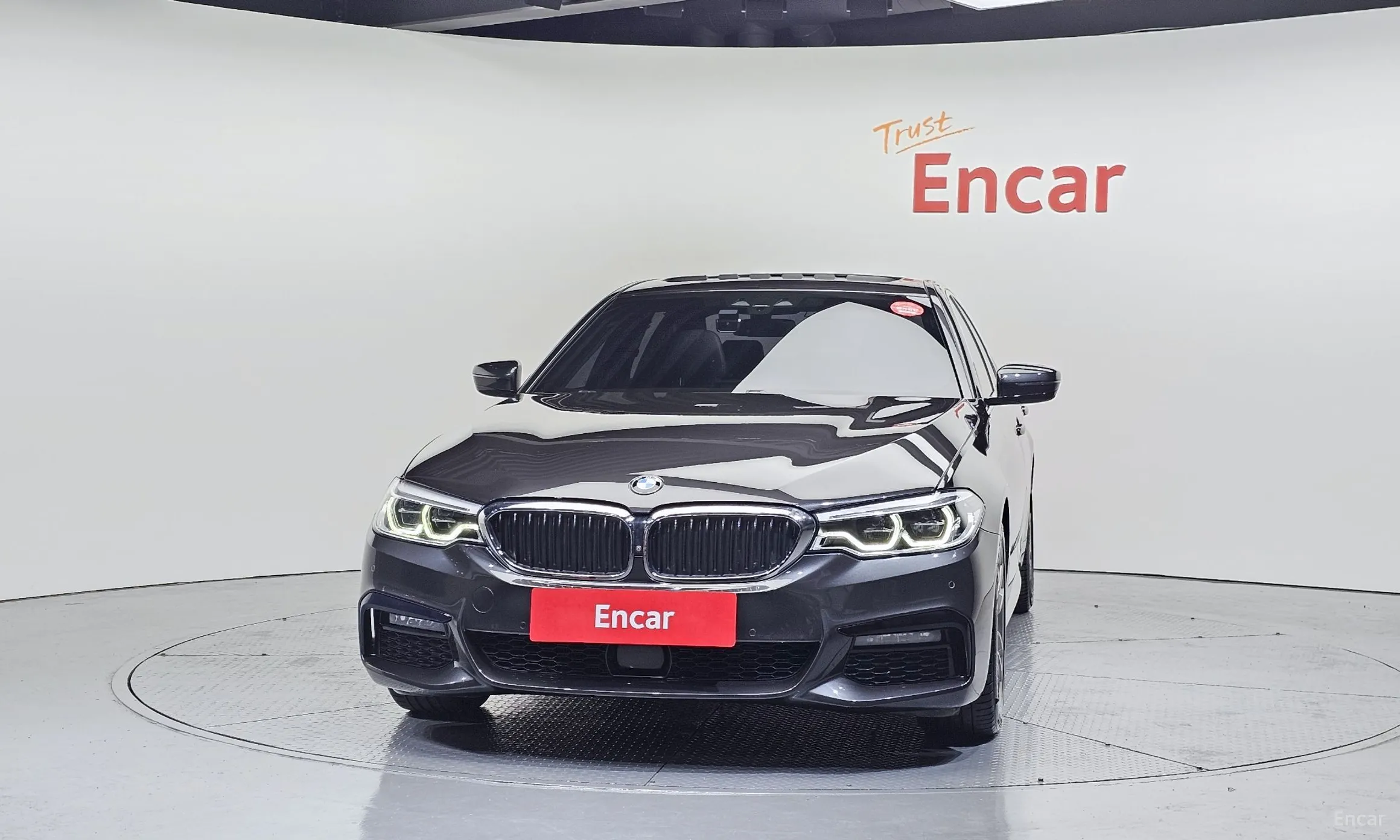 BMW 5 Series (G30) превью 3