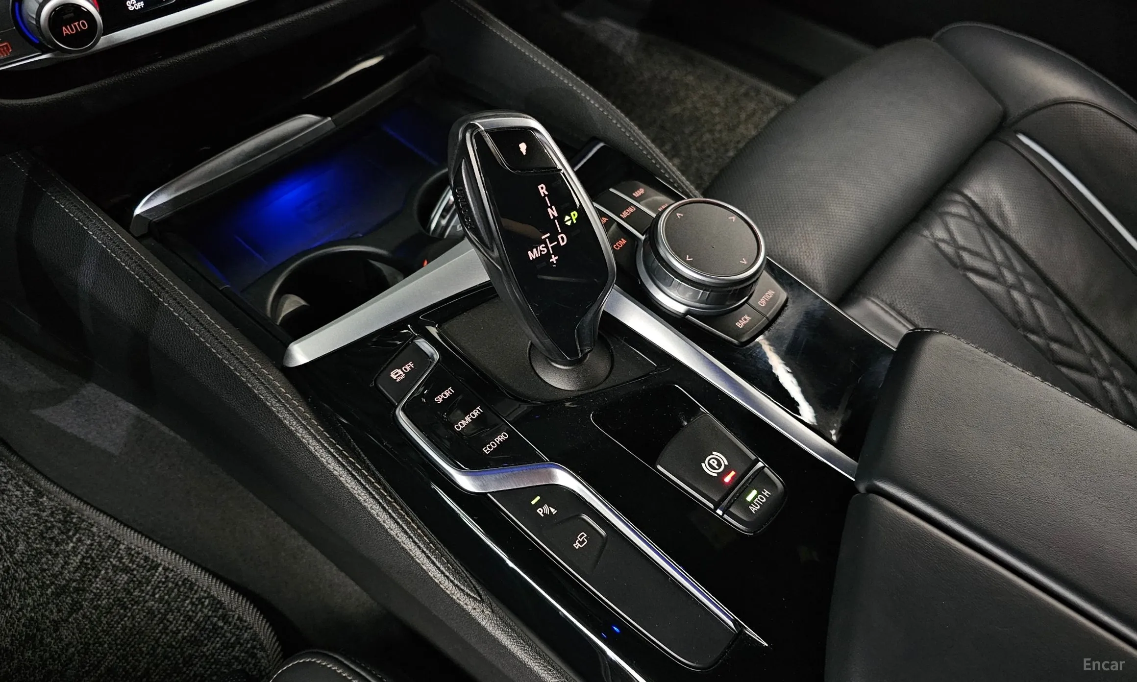 BMW 5 Series (G30) превью 9