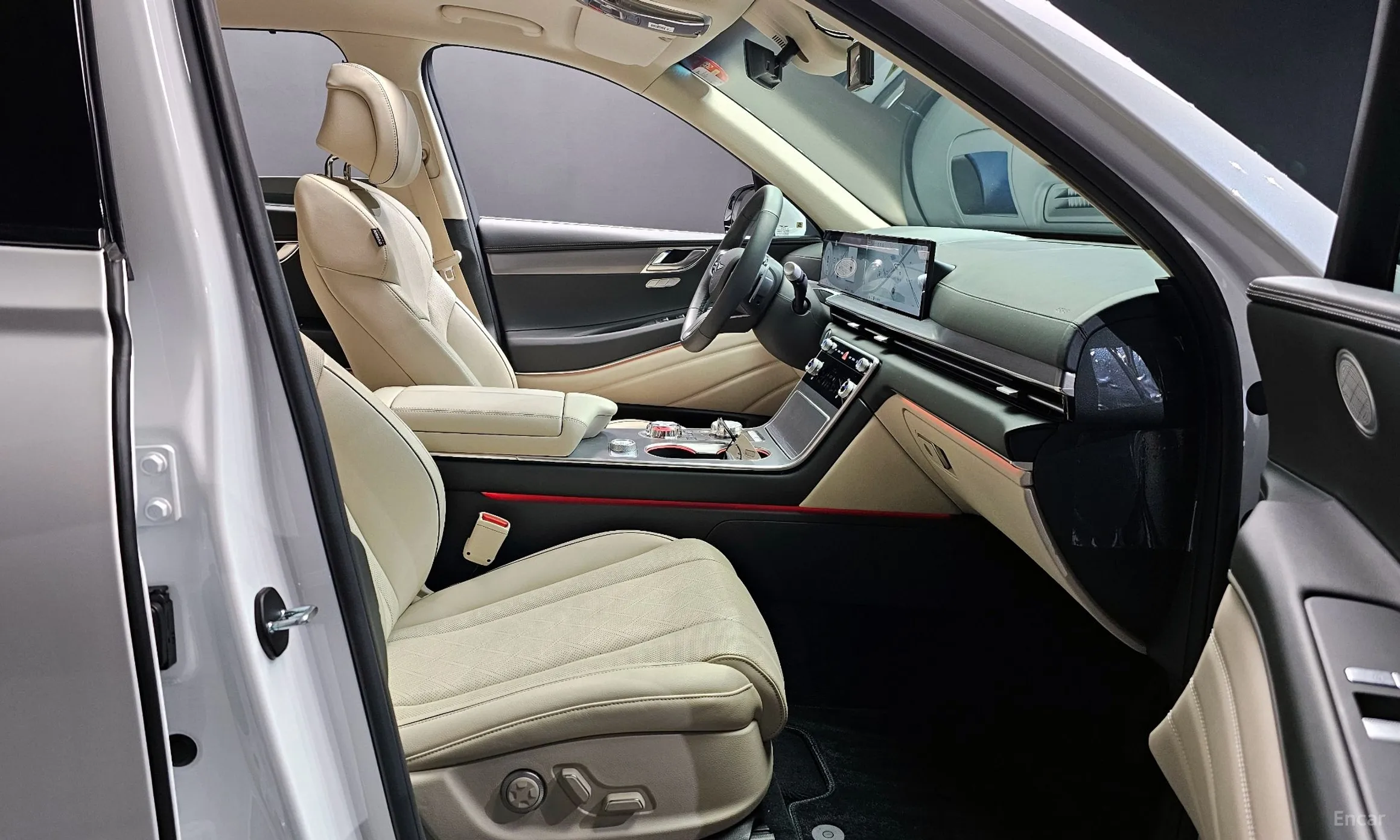 Genesis GV80 превью 10