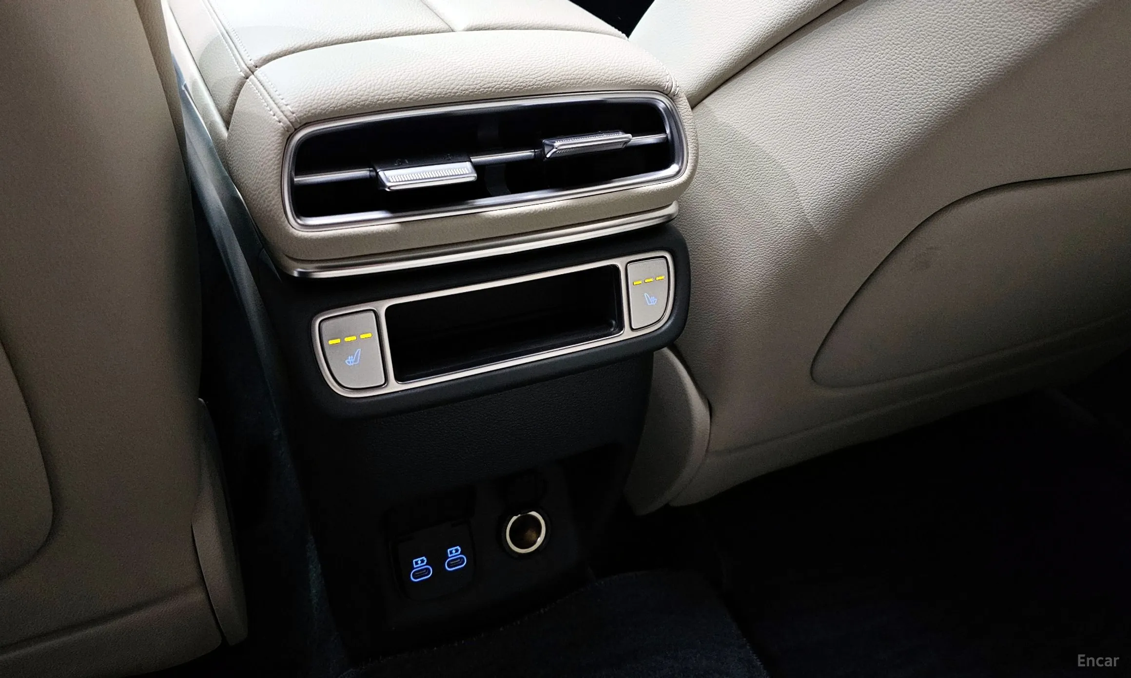 Genesis GV80 превью 17