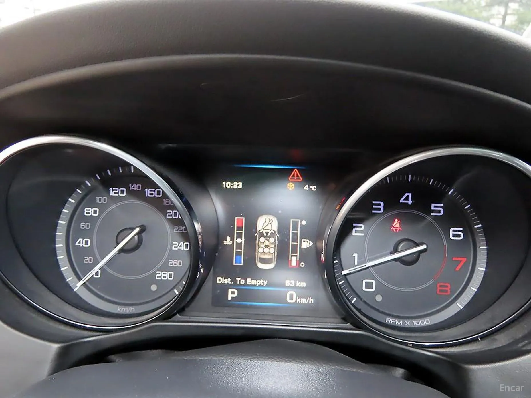 Jaguar XE превью 9