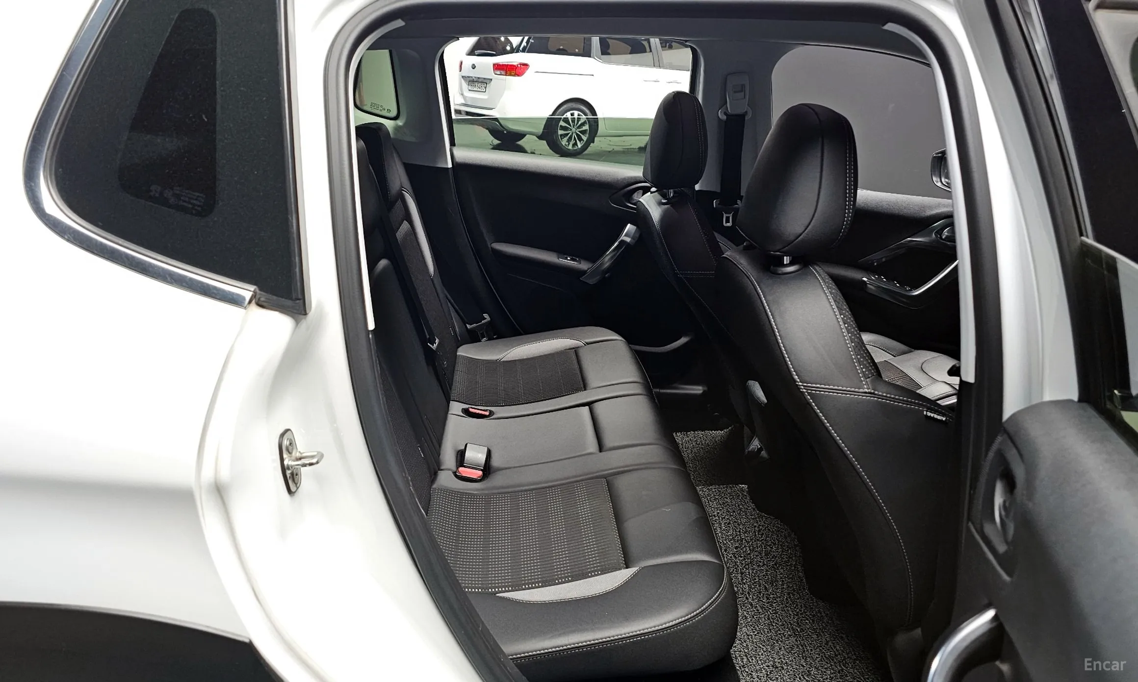 Peugeot 2008. превью 11