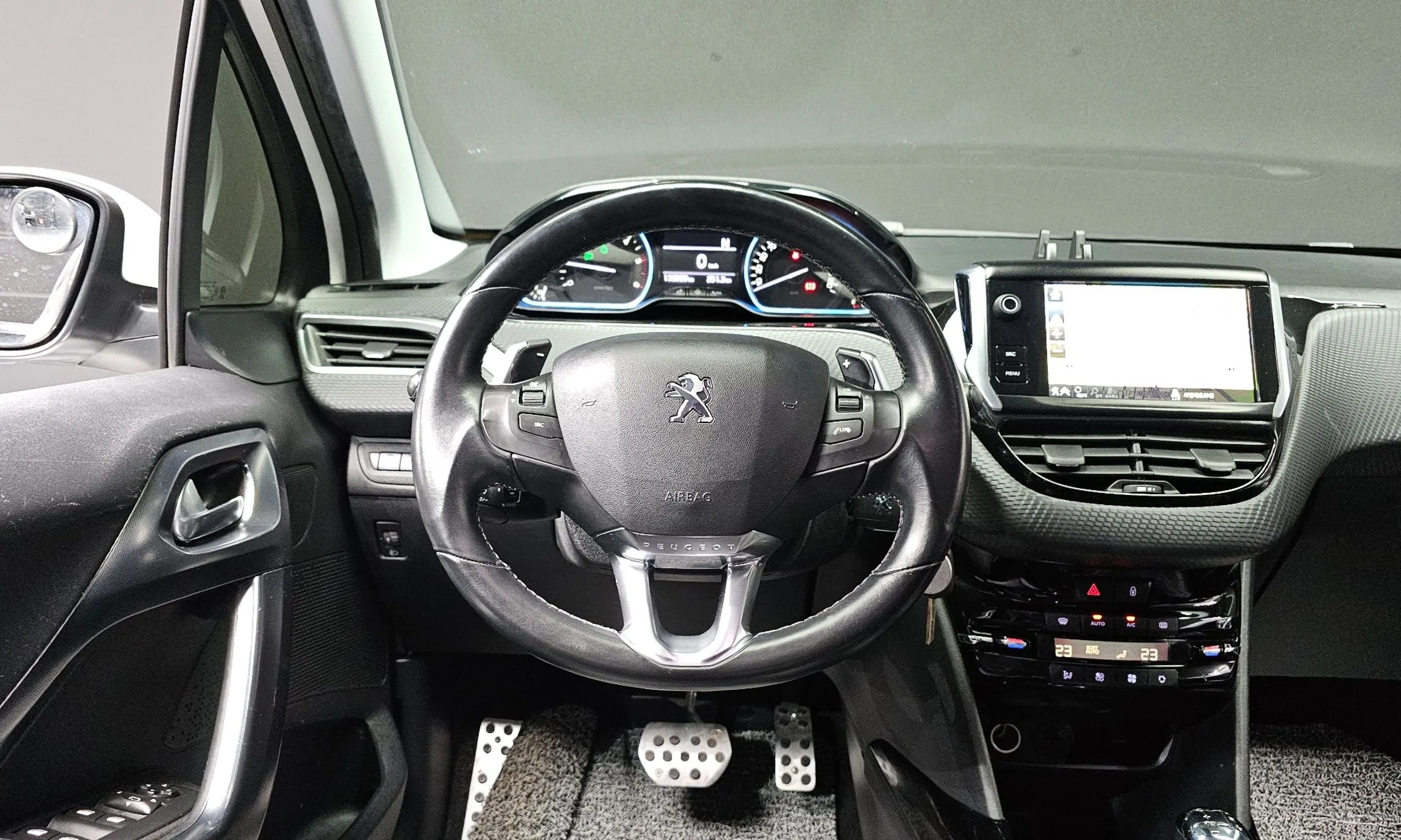 Peugeot 2008. превью 13