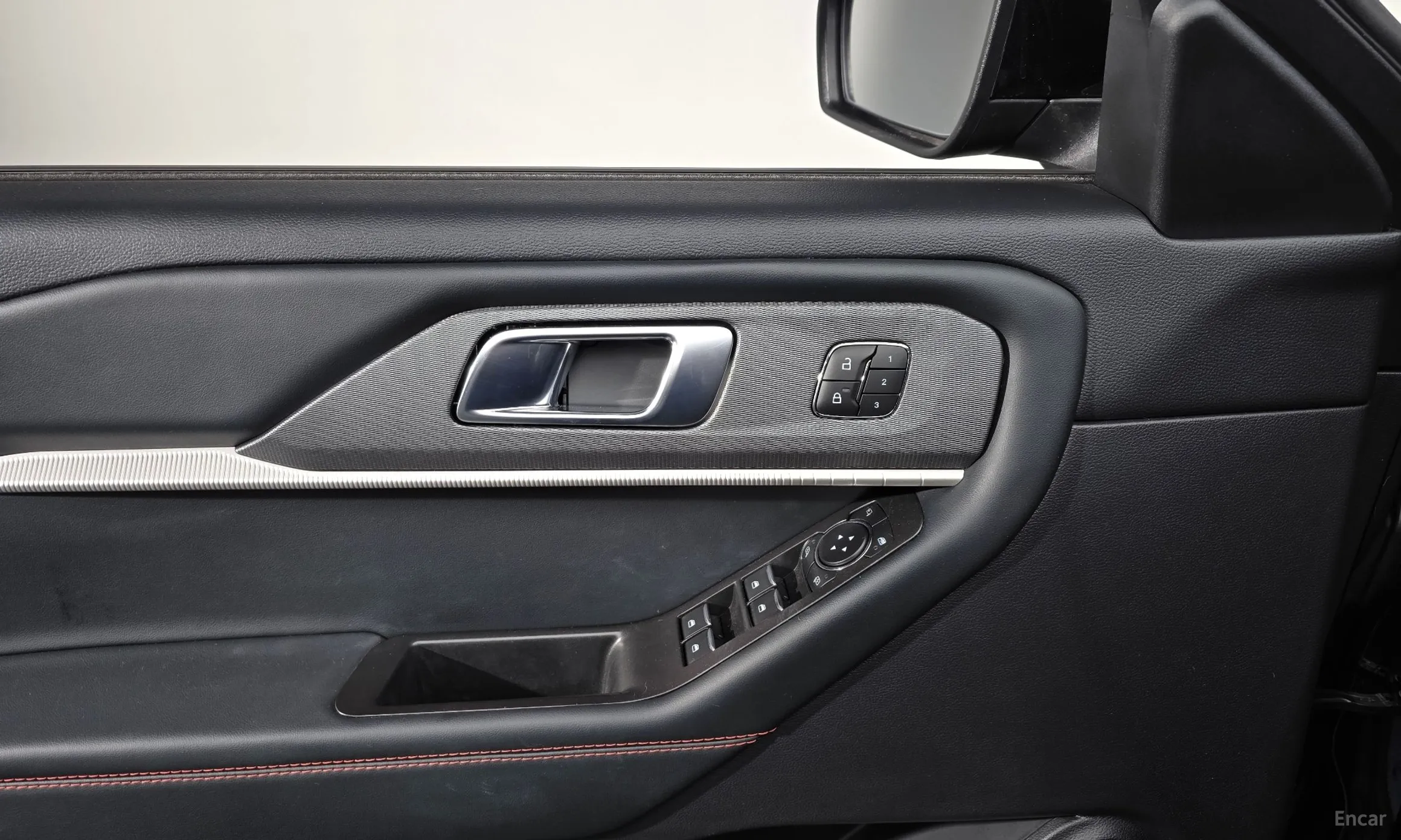 Ford Explorer 6th Generation превью 17