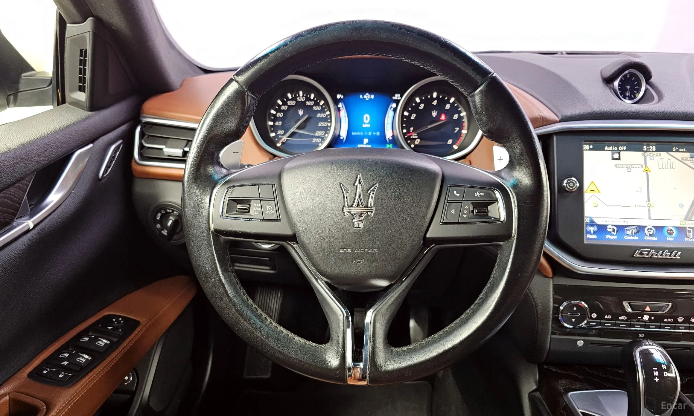 Maserati Ghibli превью 13