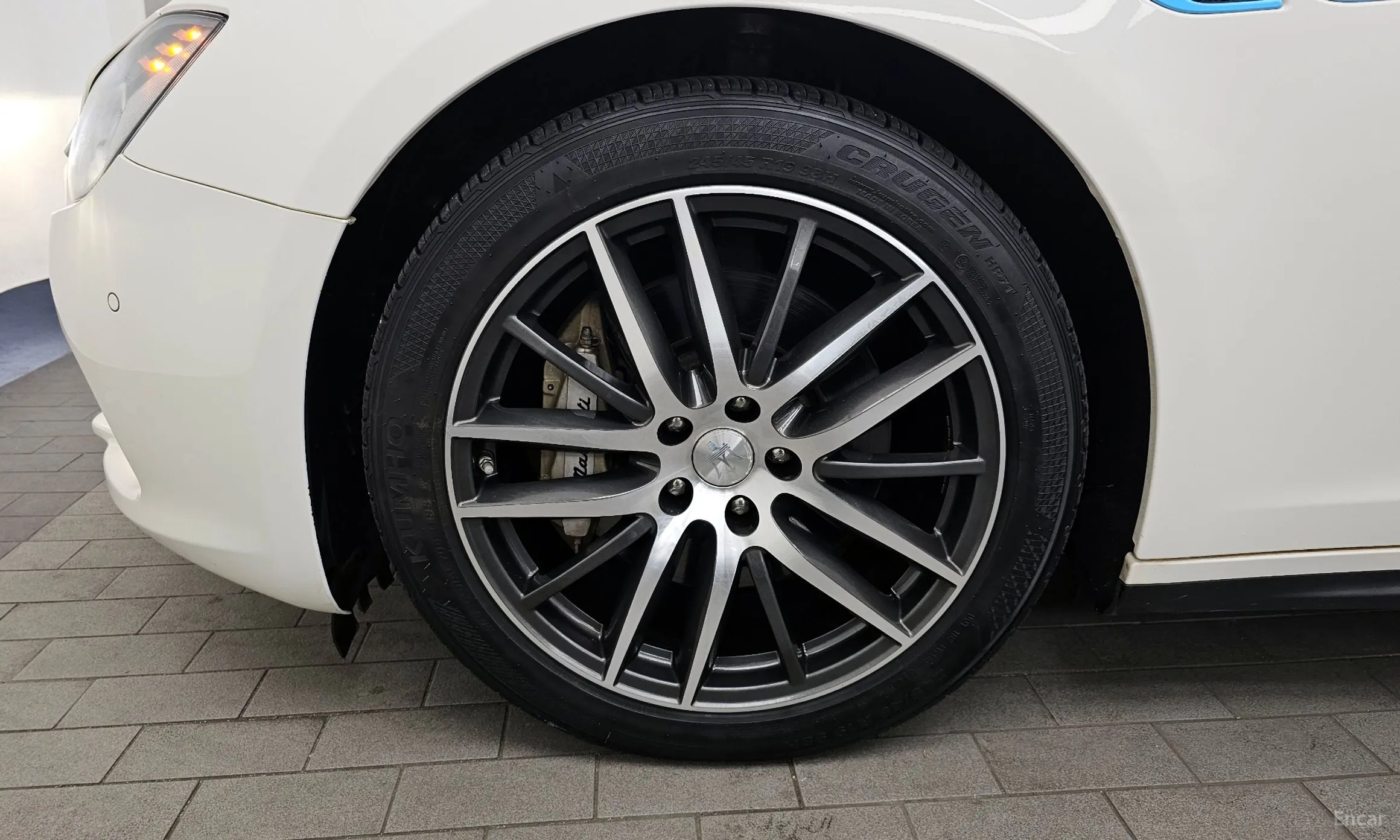 Maserati Ghibli превью 5