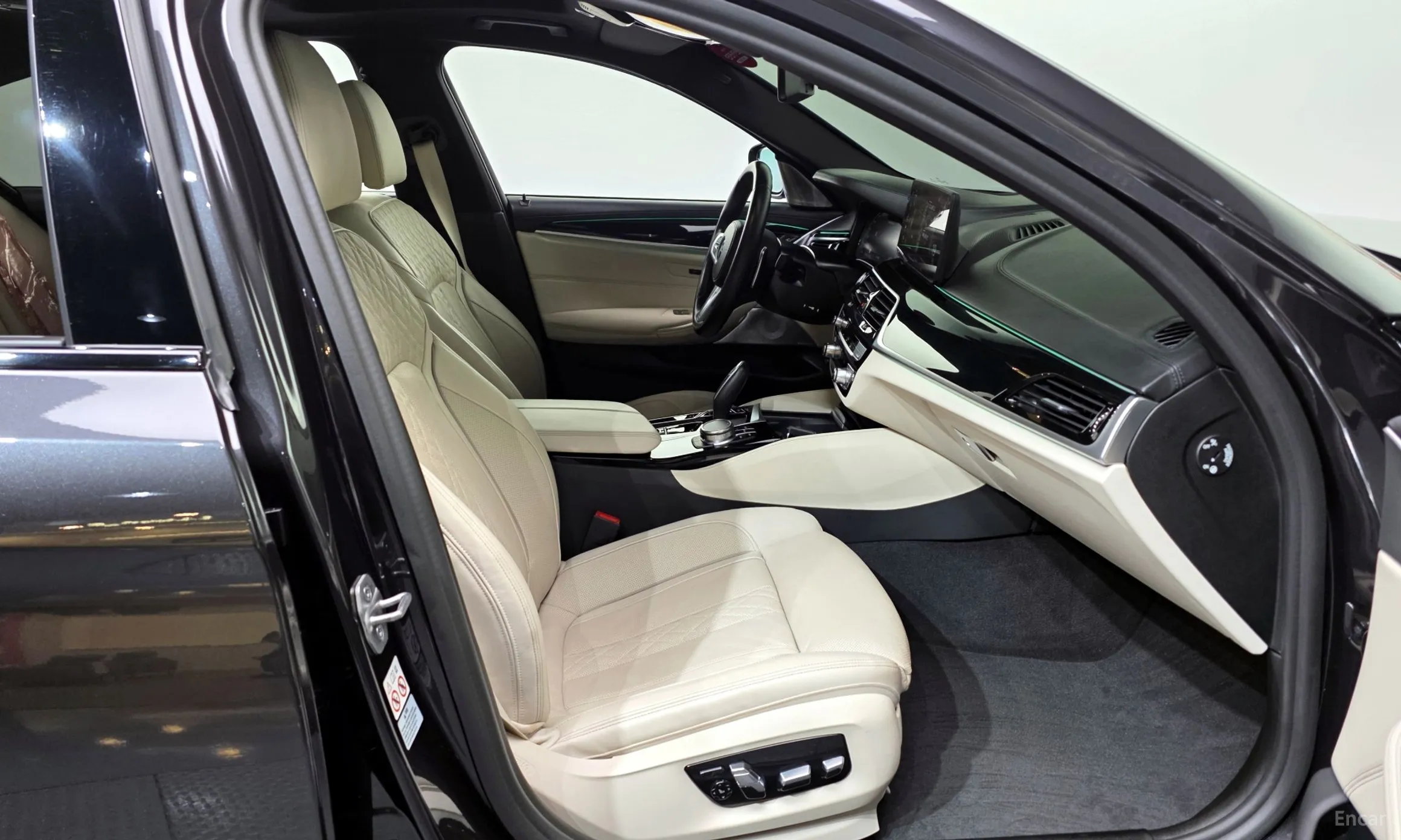 BMW 5 Series (G30) превью 11