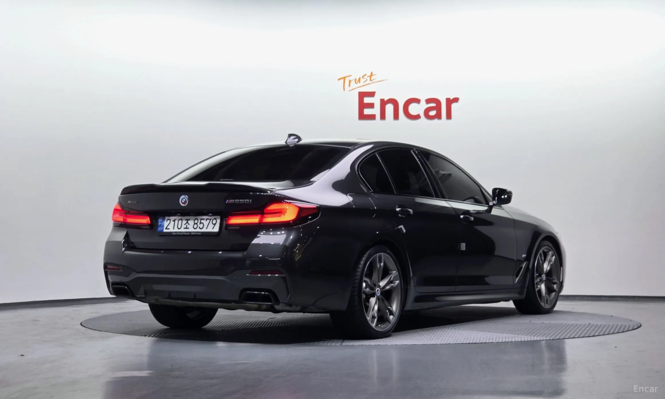 BMW 5 Series (G30) превью 2