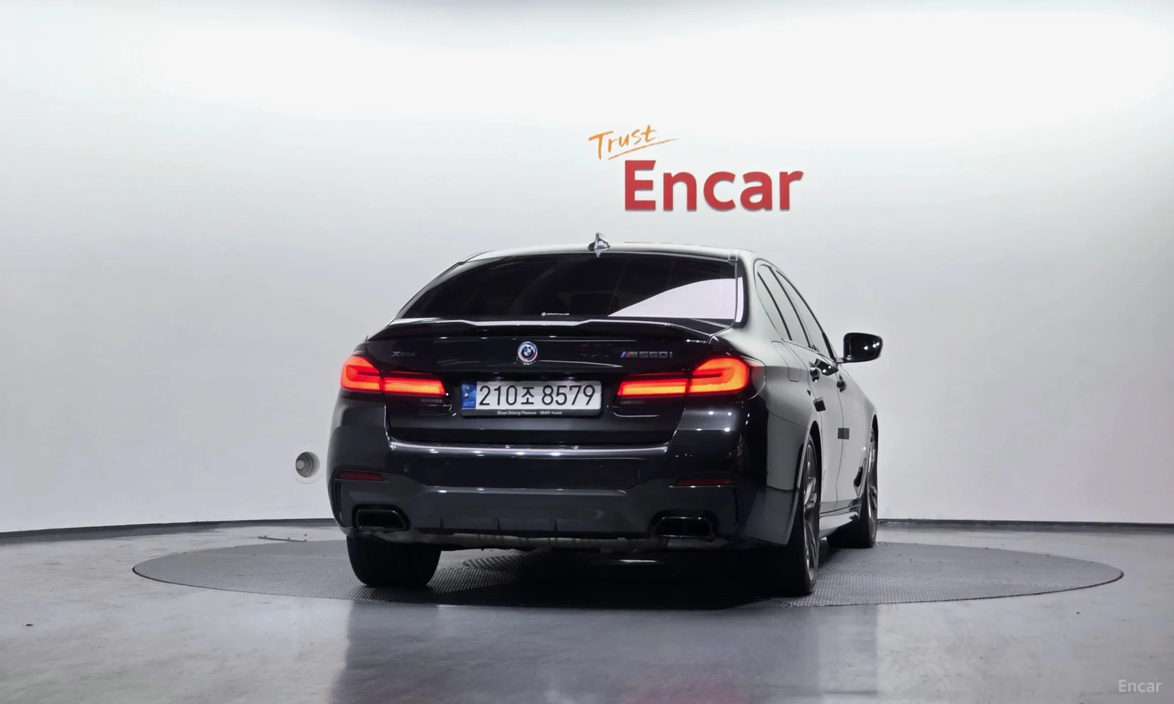 BMW 5 Series (G30) превью 4