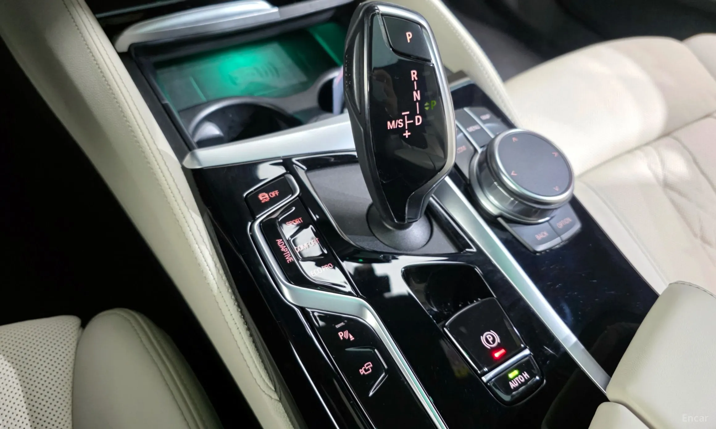 BMW 5 Series (G30) превью 9