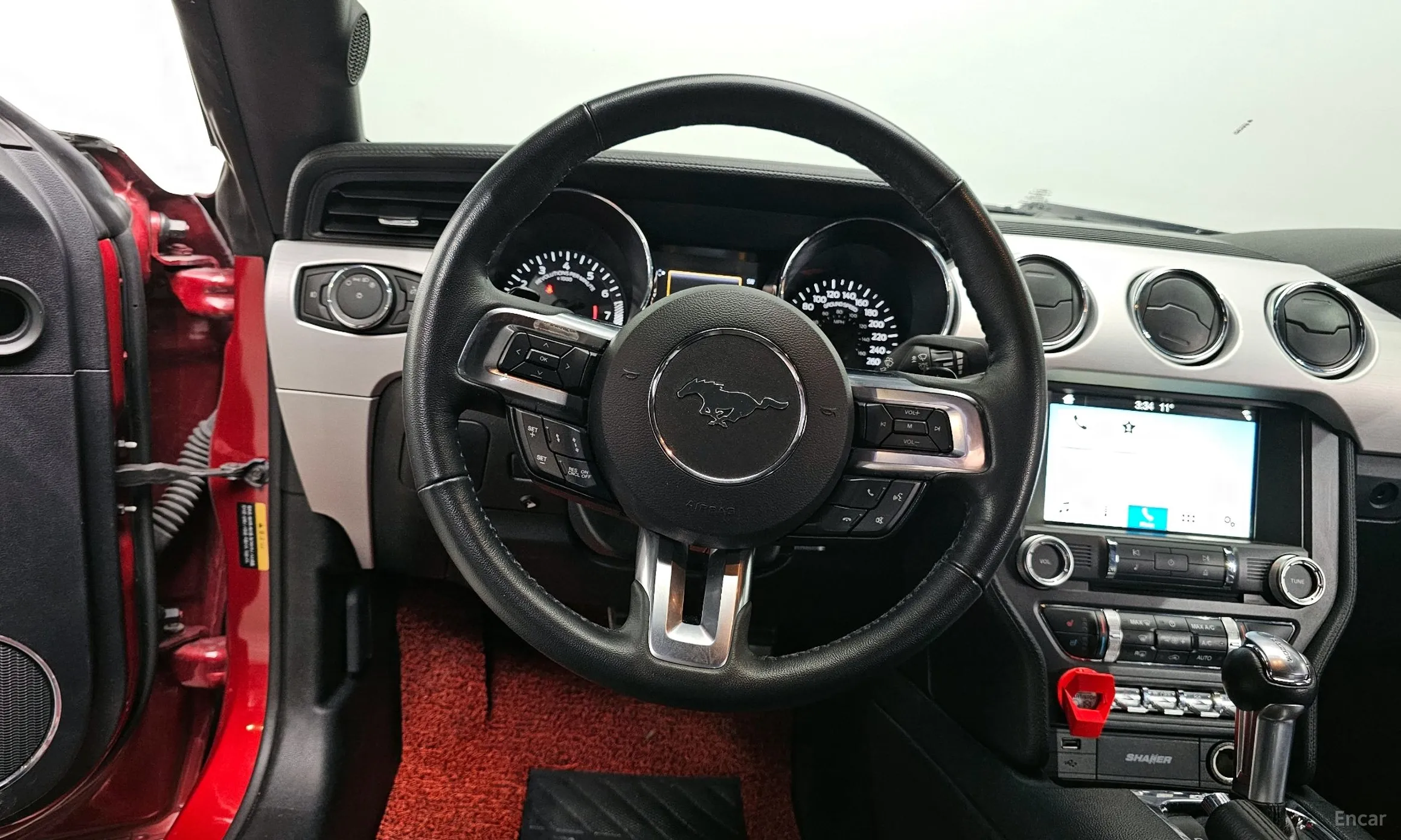 Ford Mustang превью 13