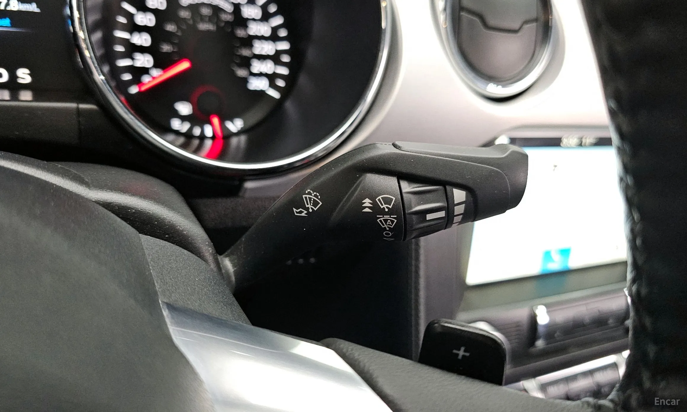 Ford Mustang превью 18