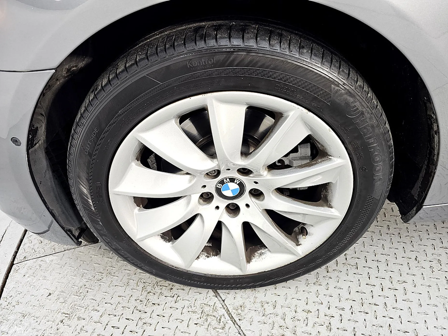 BMW 5 Series (F10) превью 5