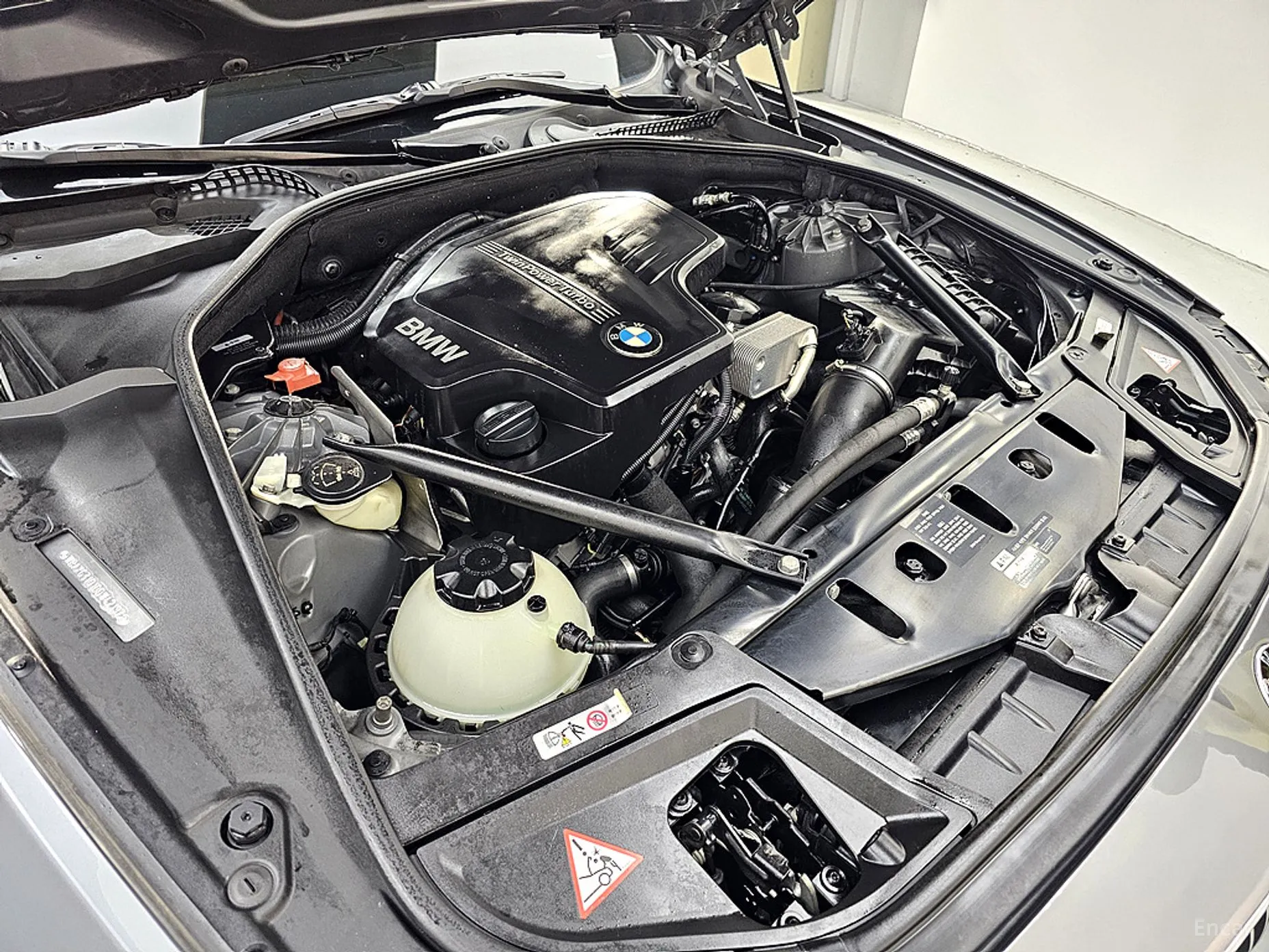 BMW 5 Series (F10) превью 6