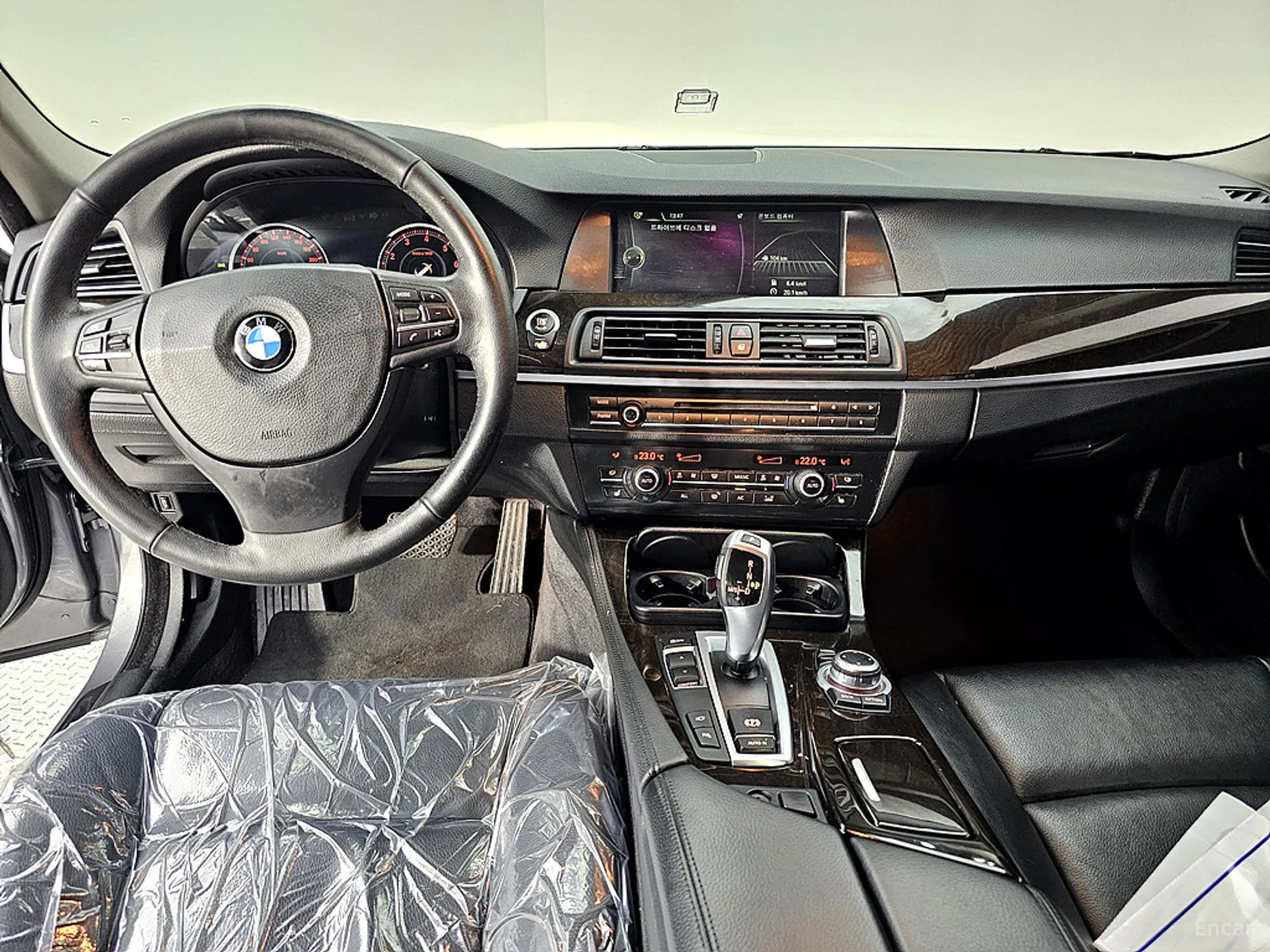 BMW 5 Series (F10) превью 7