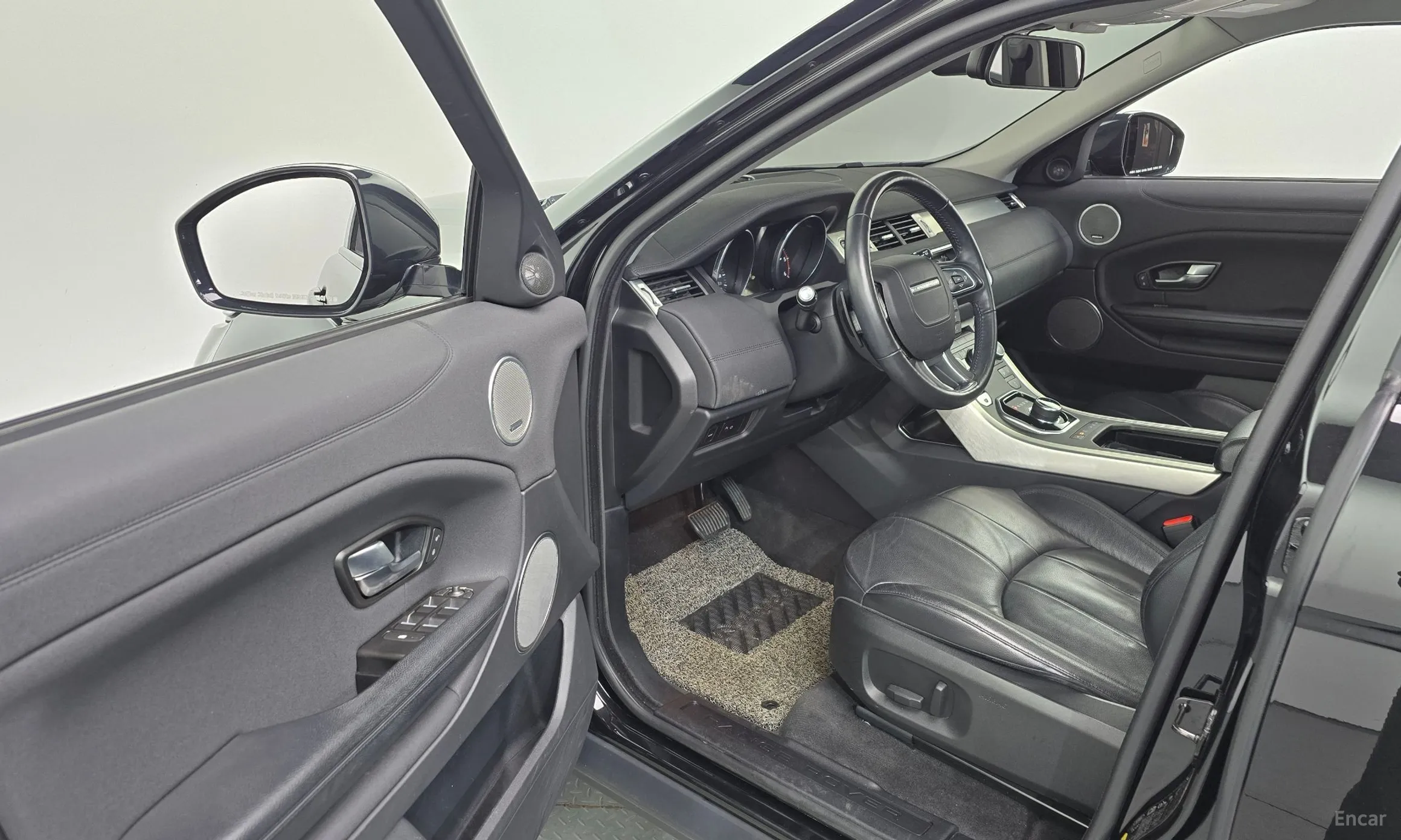 Land Rover Range Rover Evoque превью 10