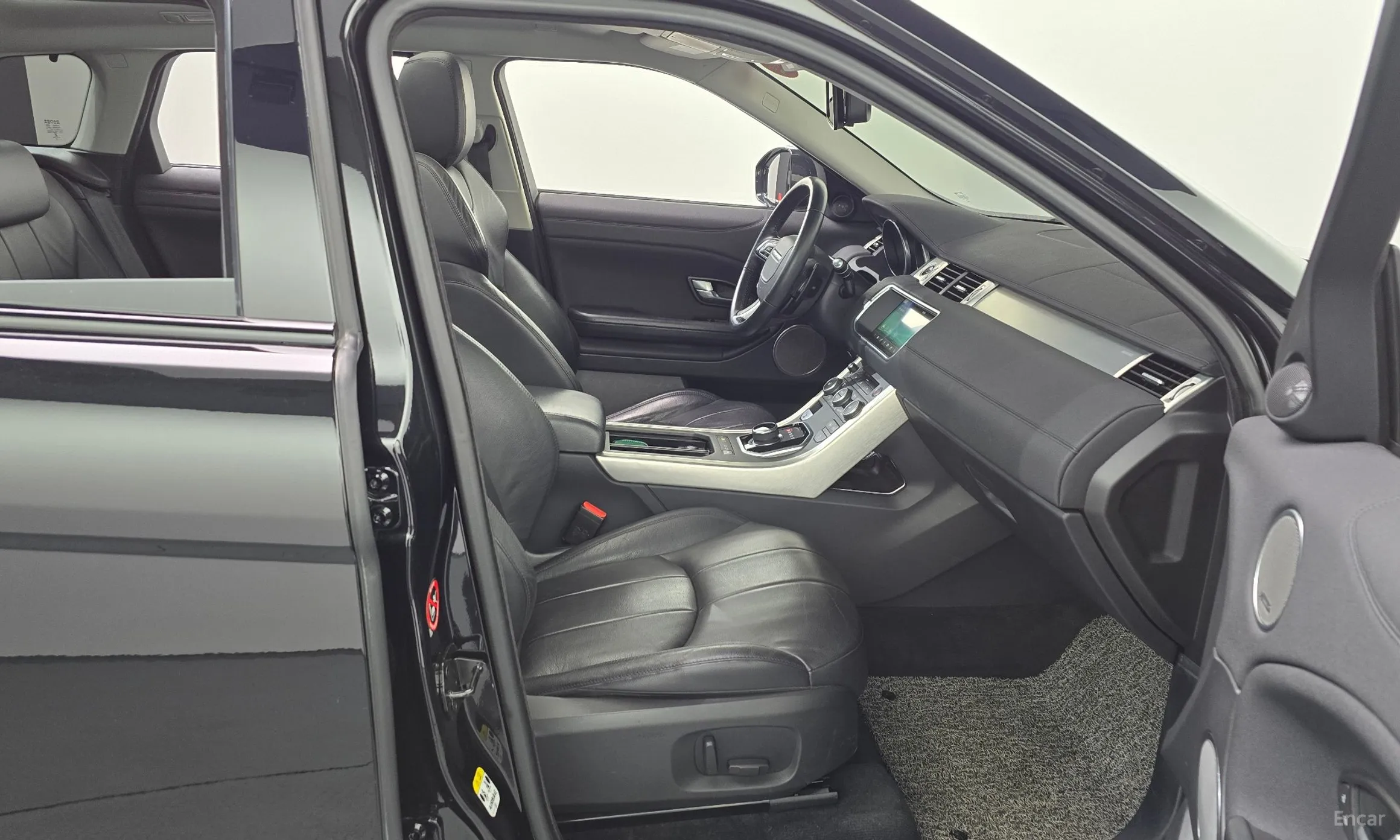 Land Rover Range Rover Evoque превью 11