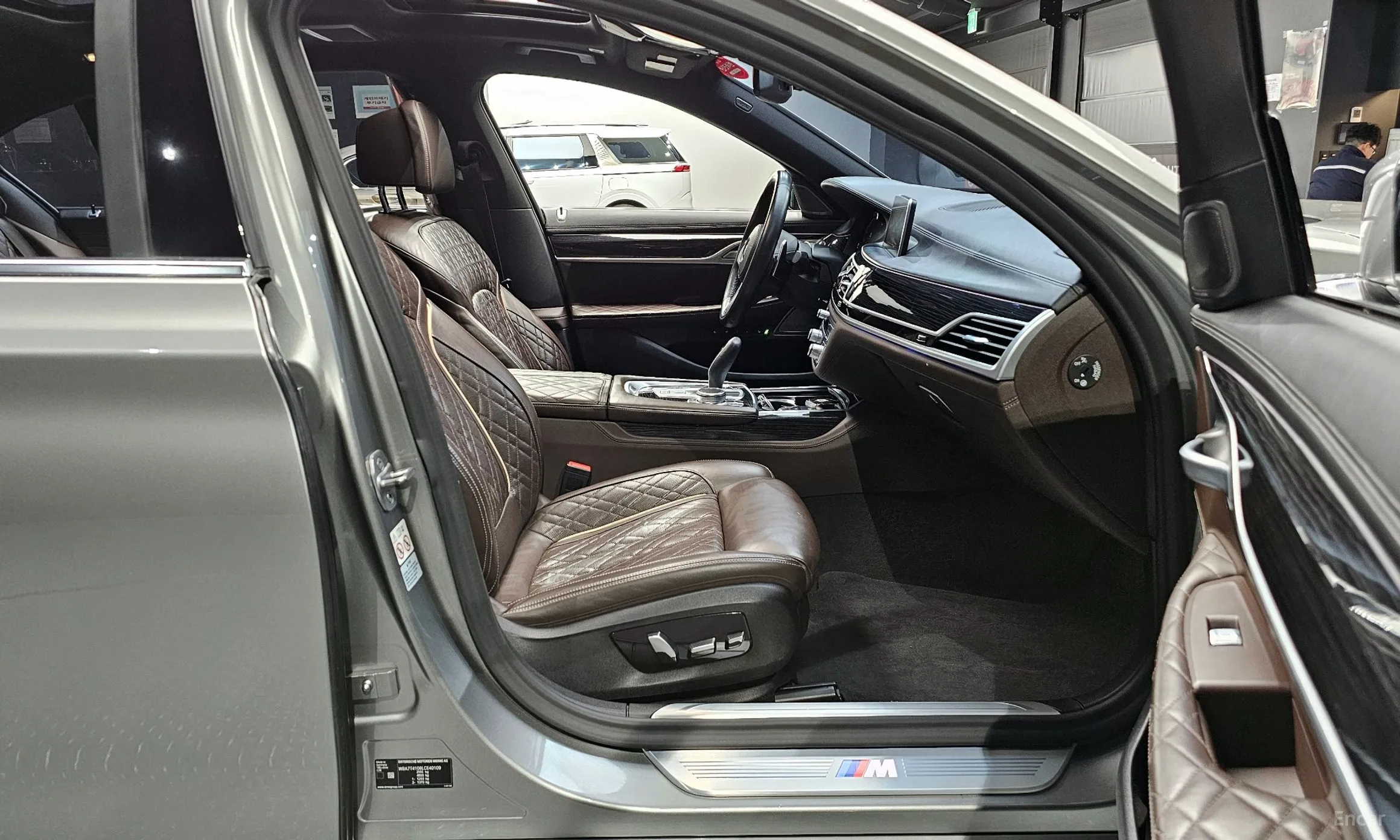 BMW 7 Series (G11) превью 10